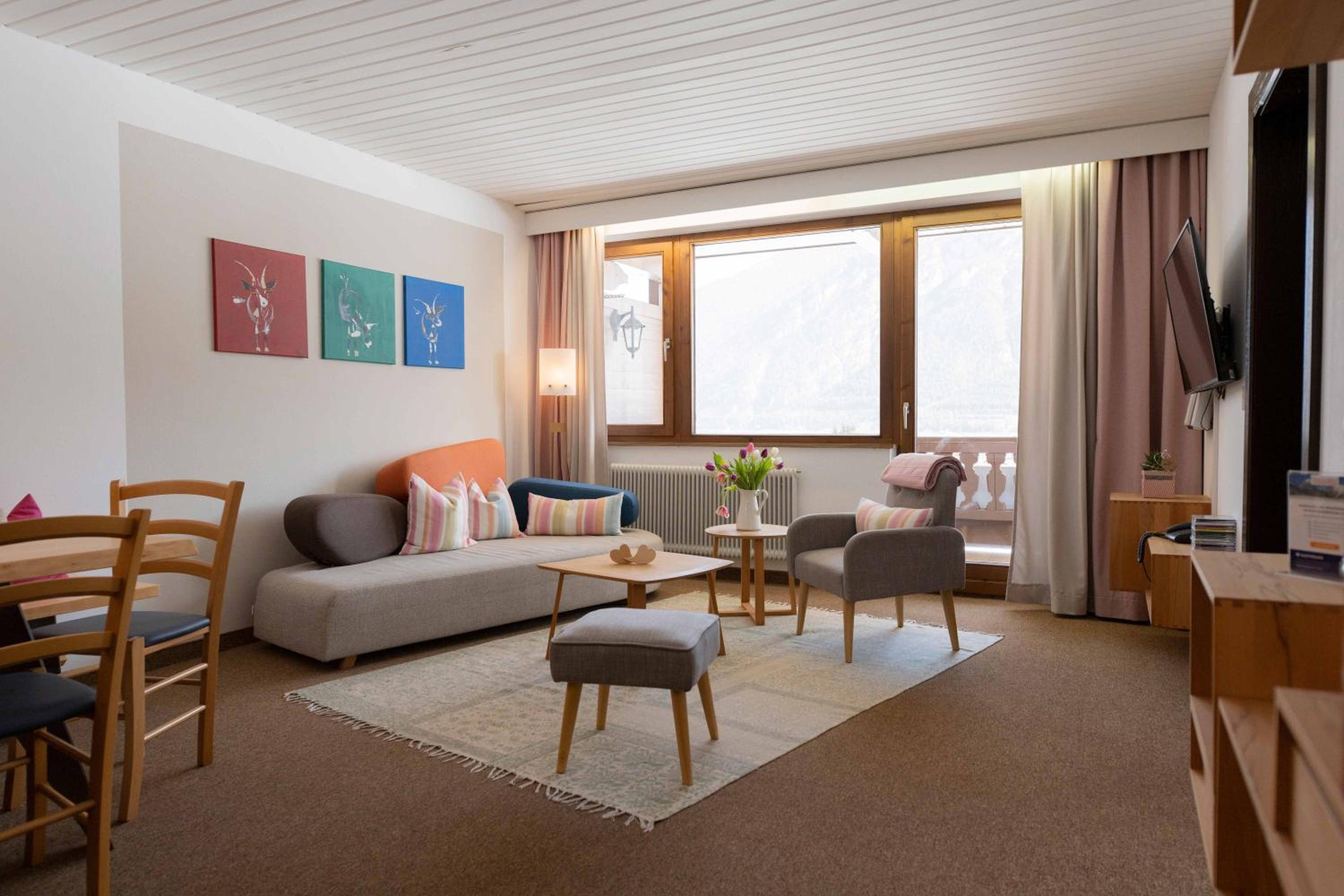 Superior Suite - Photo 7