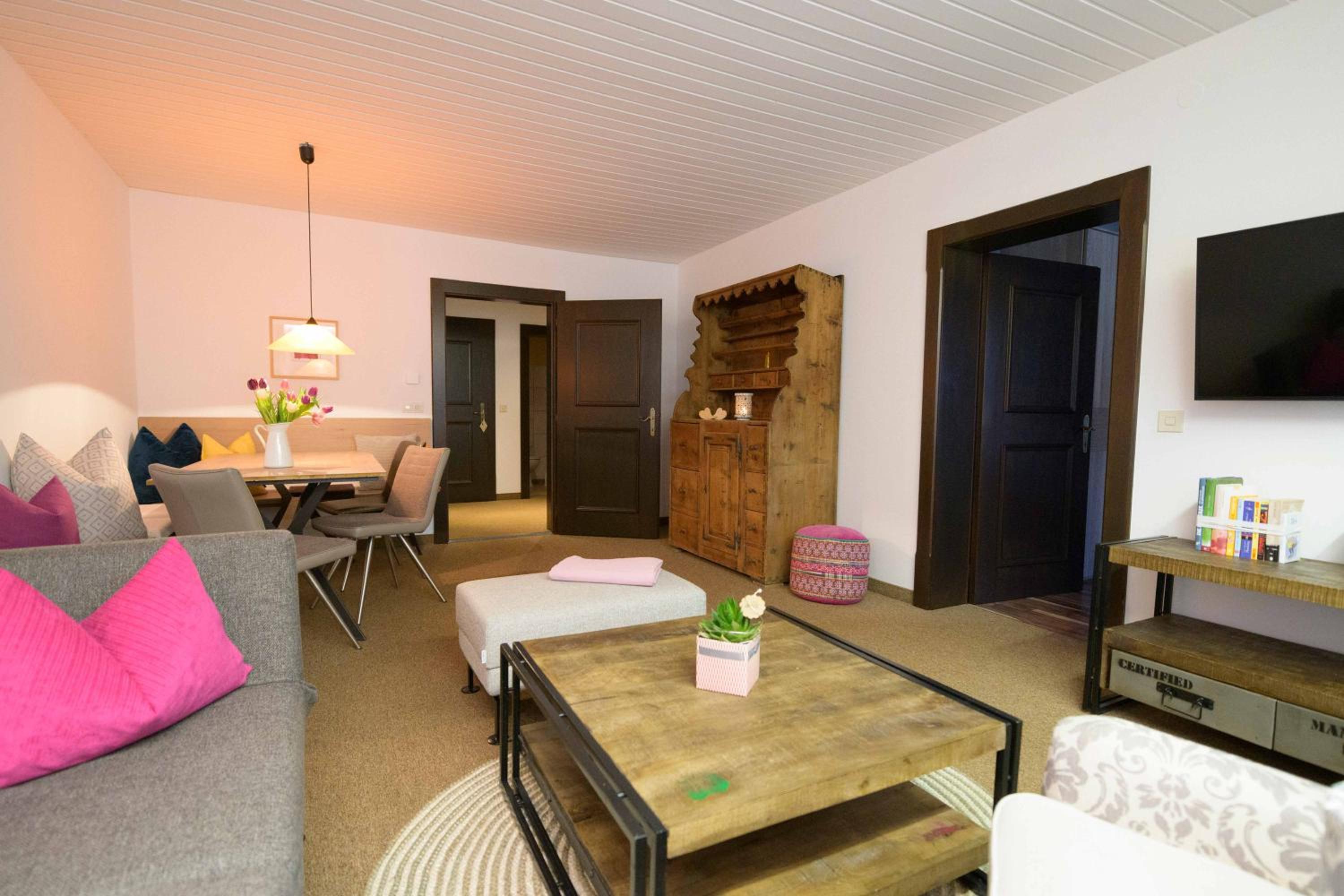 Superior Suite - Photo 6