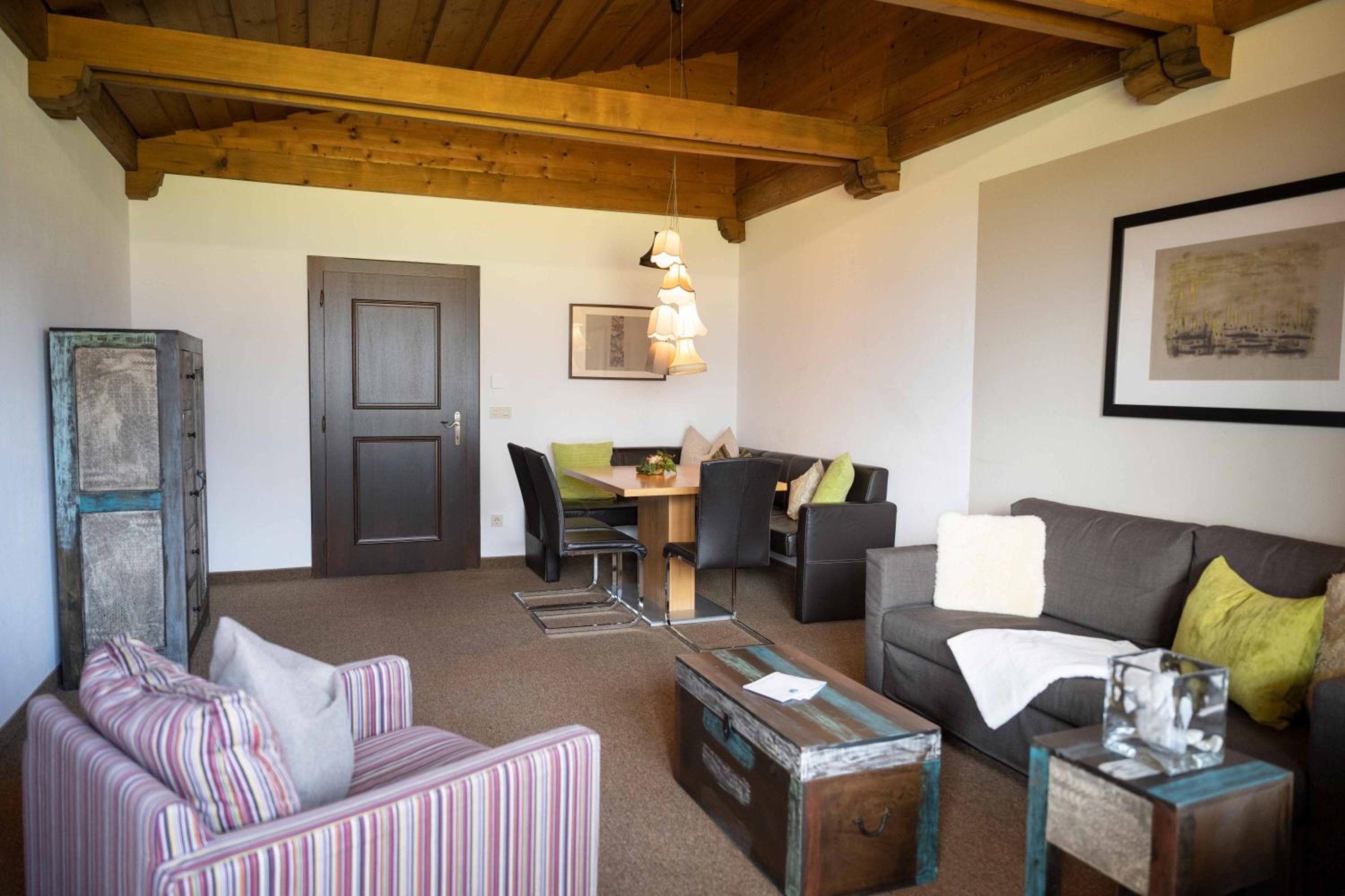 Superior Suite - Photo 5