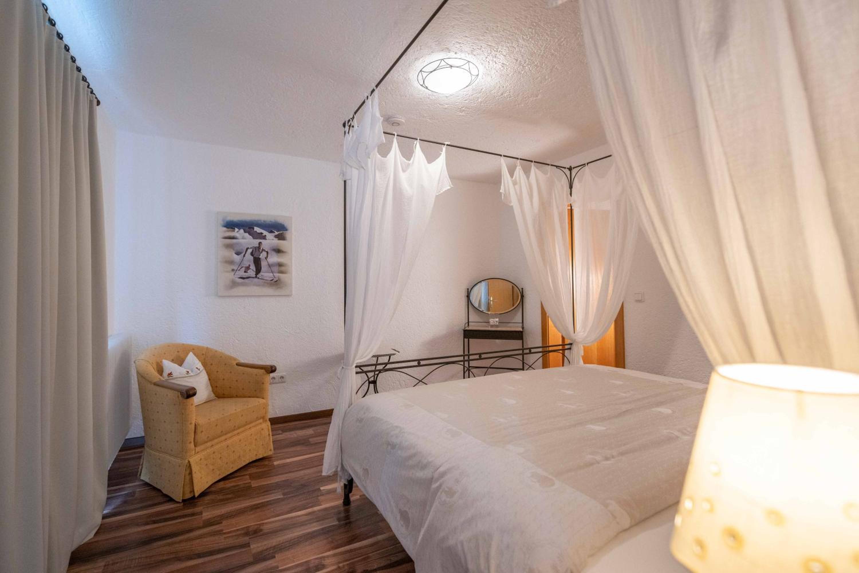 Suite with Lake View - Photo 6