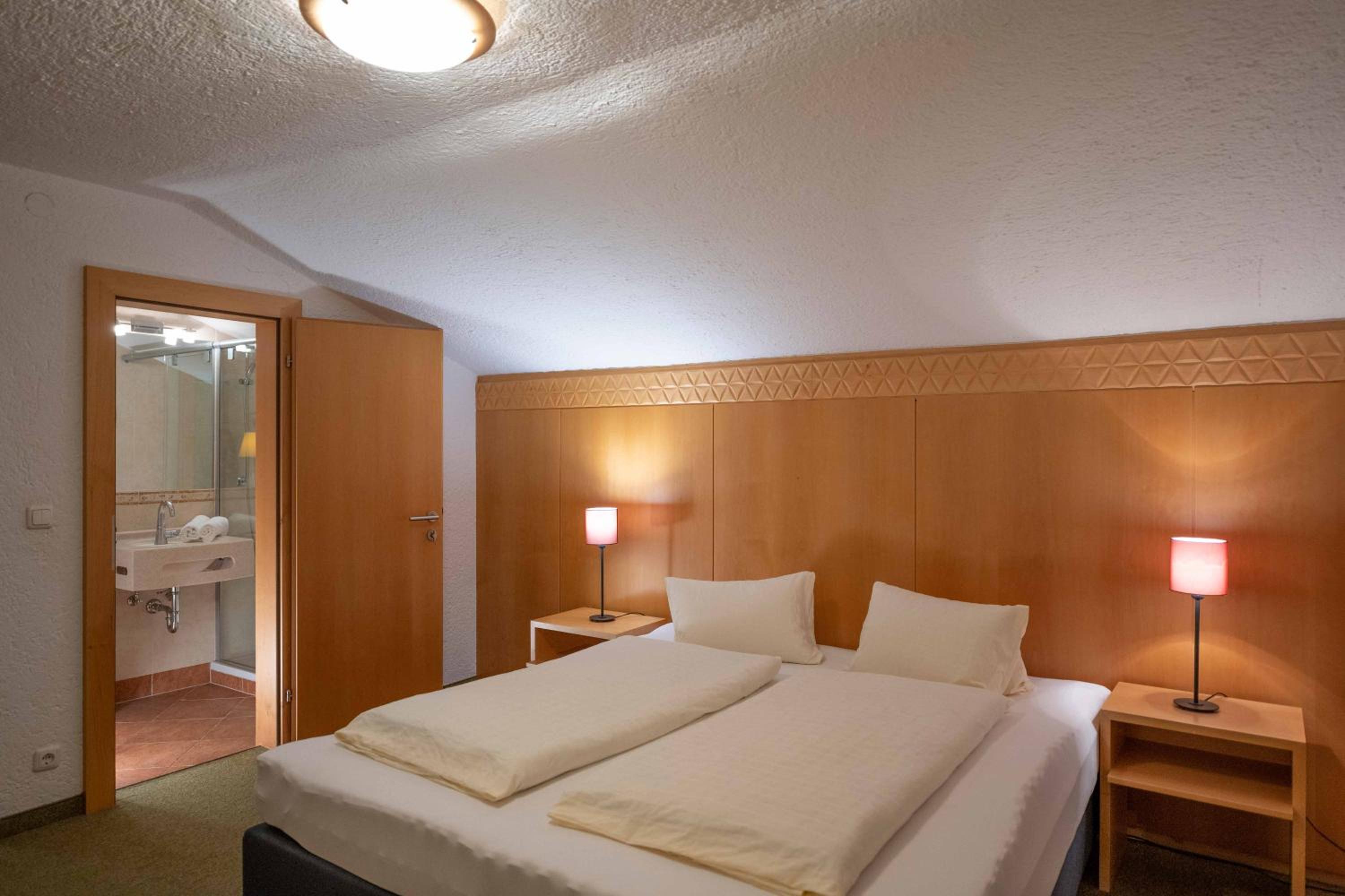 Suite - Photo 3