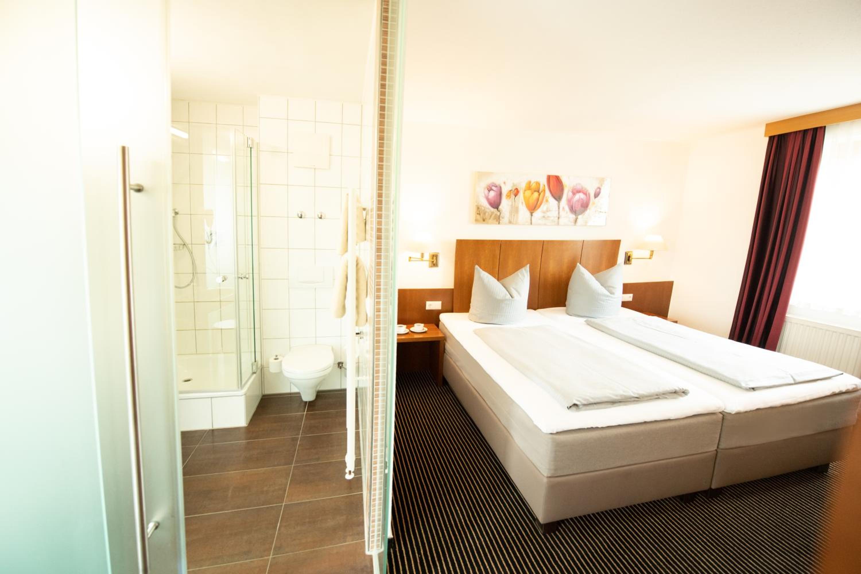 Standard Double Room photo 3