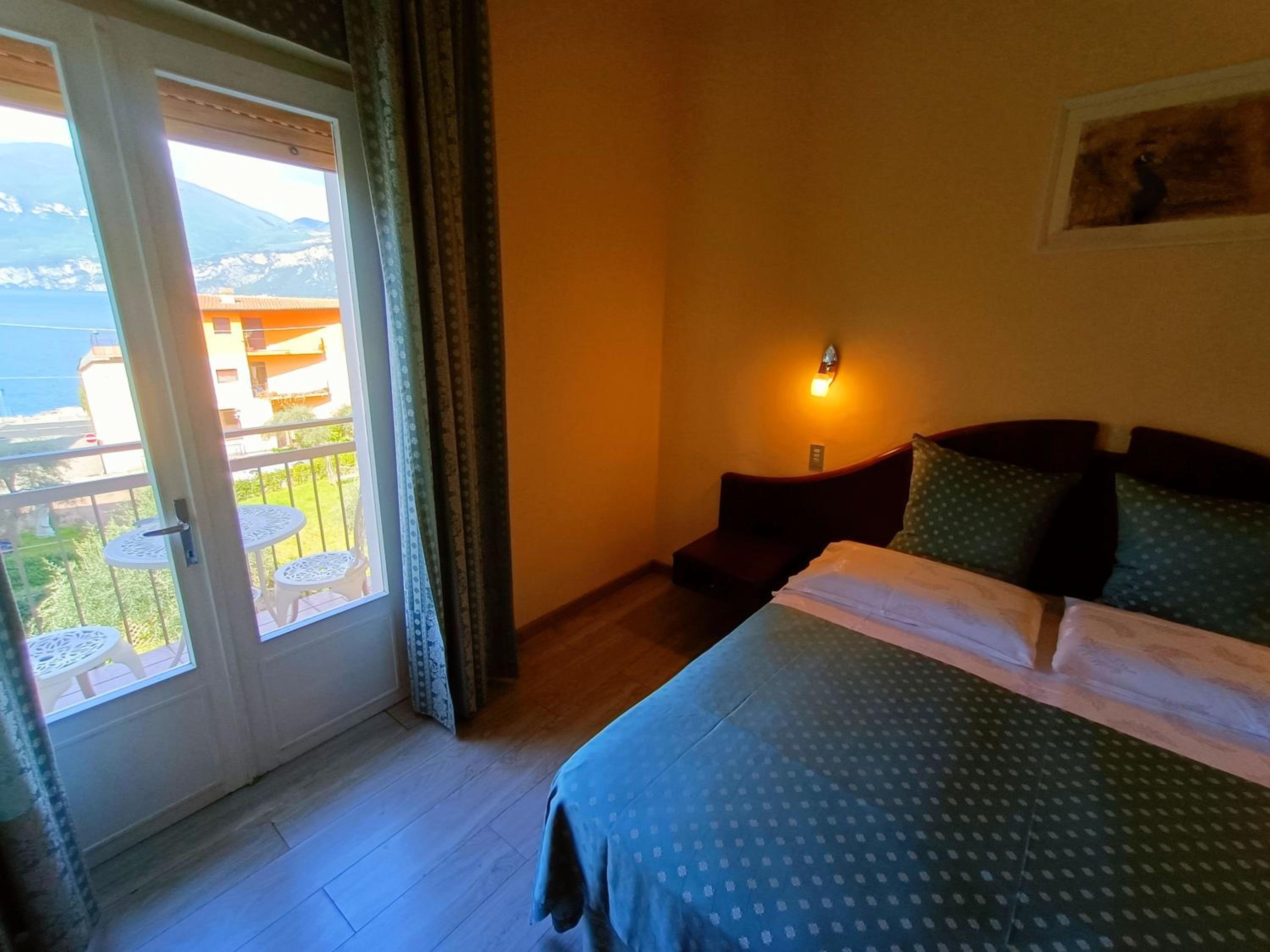Executive Room with Balcony and Lake View photo 2