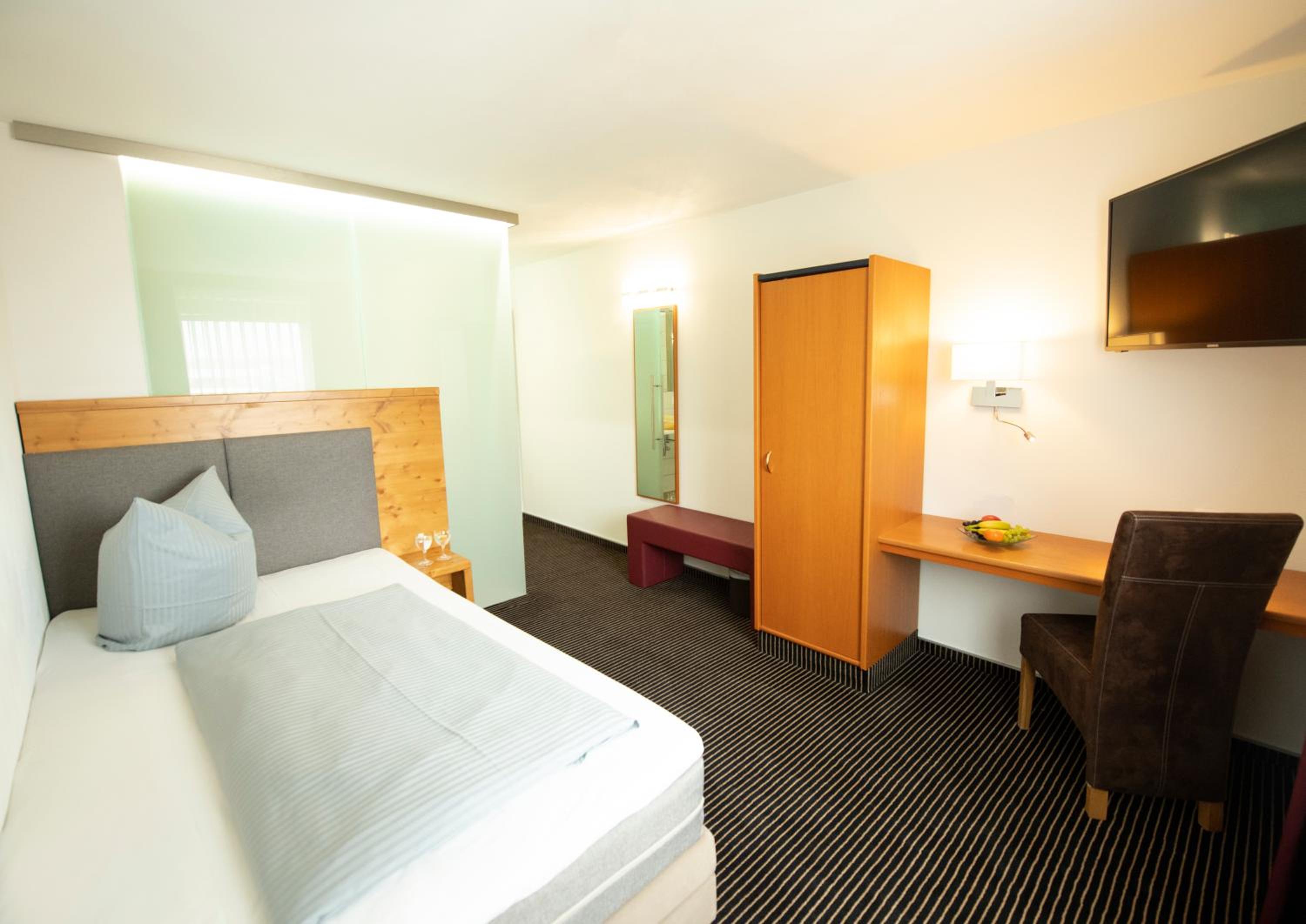 Single Room photo 2