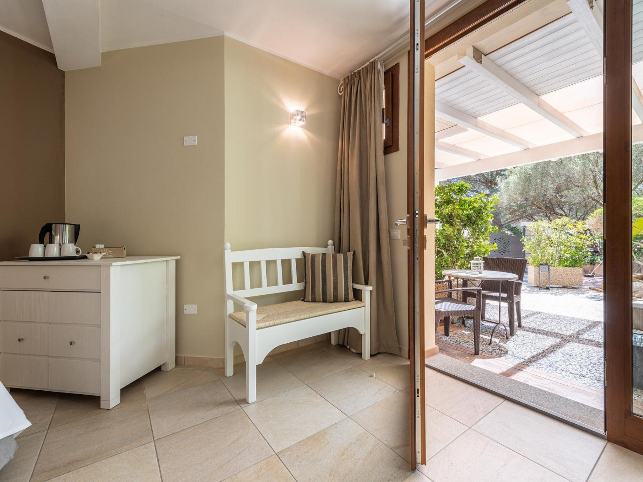 Deluxe Double Room with Extra Bed photo 3