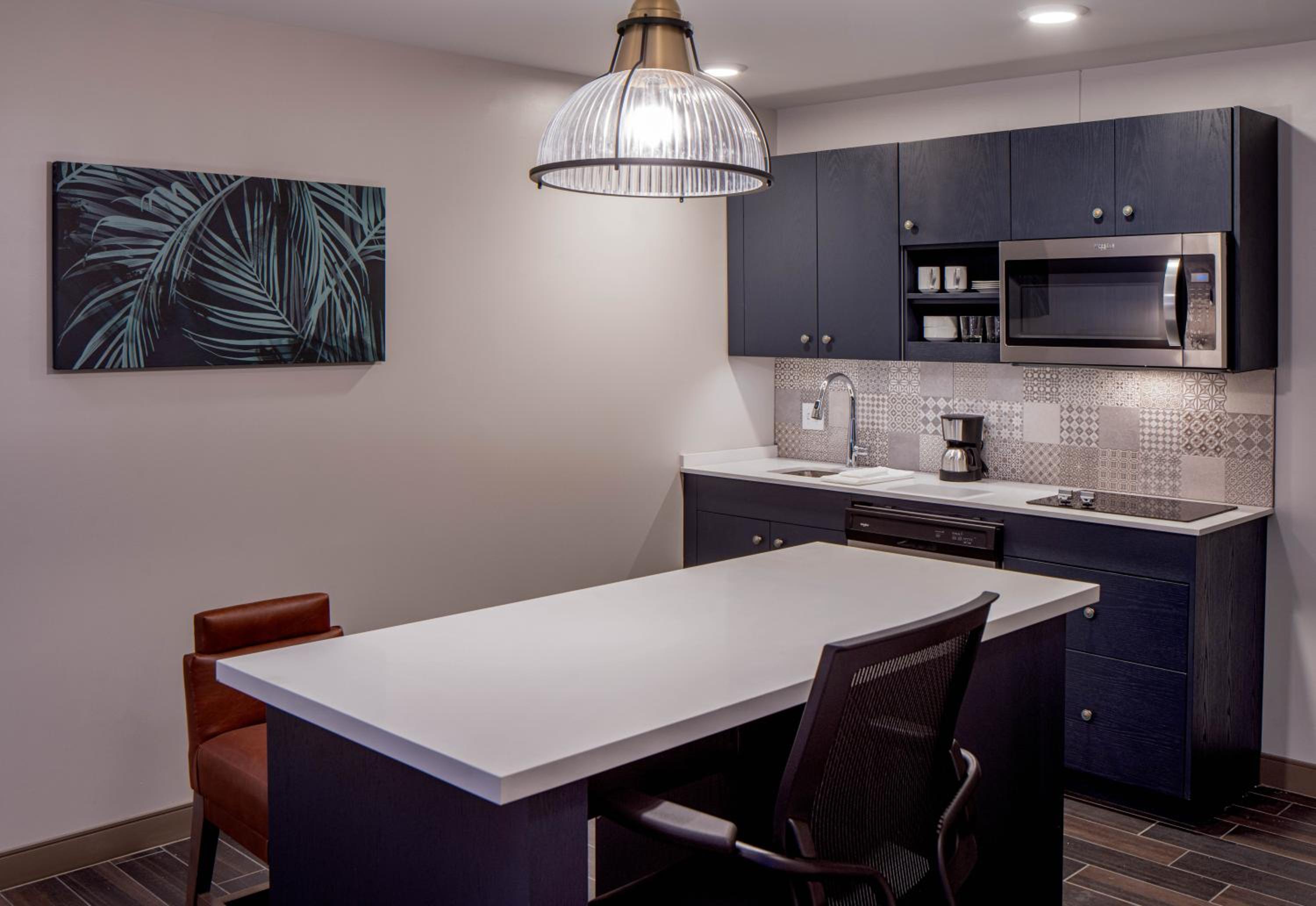 King Studio Suite with Kitchen and Sofa Bed - Photo 2