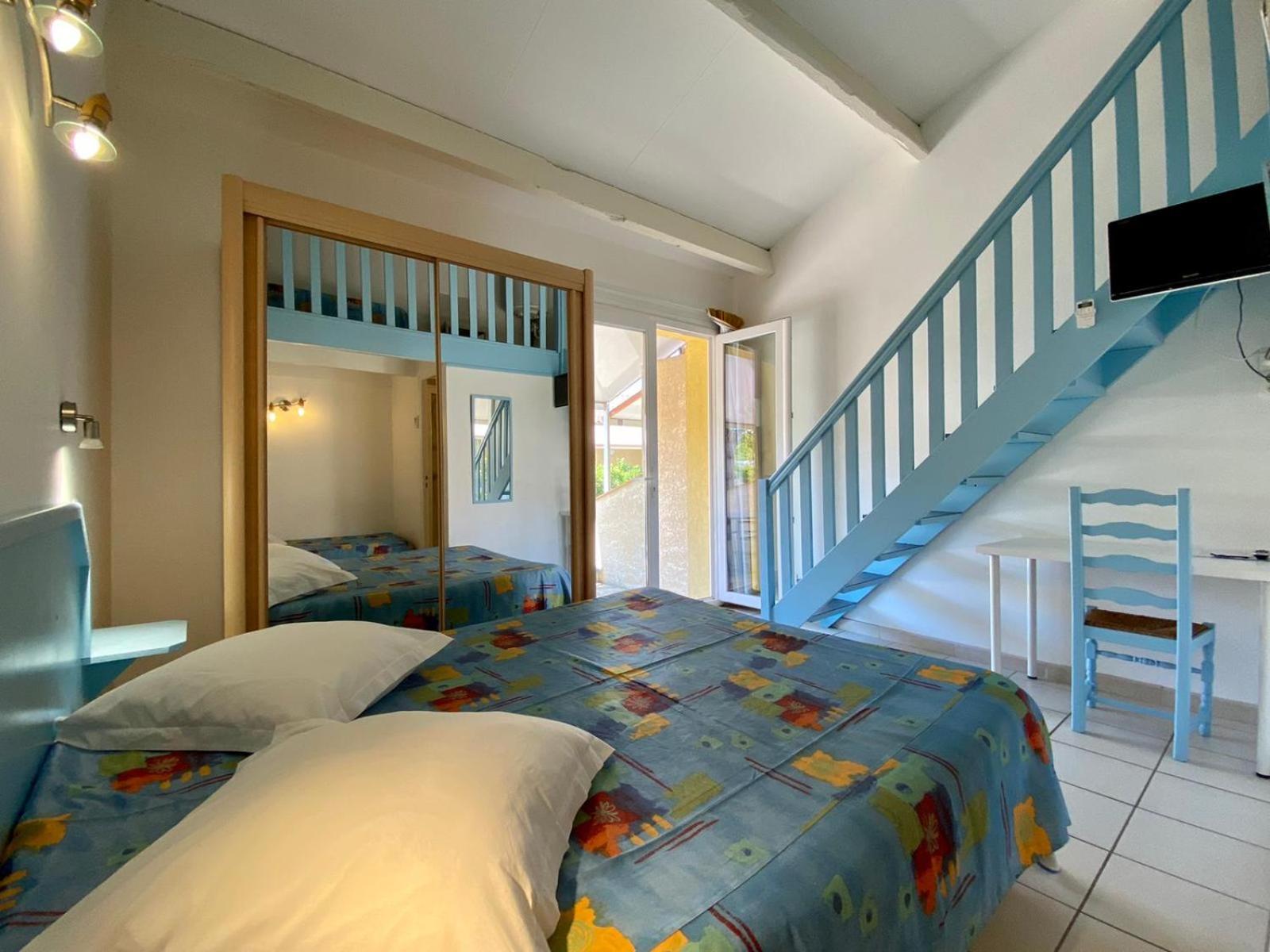 Double Room with Terrace - Photo 4
