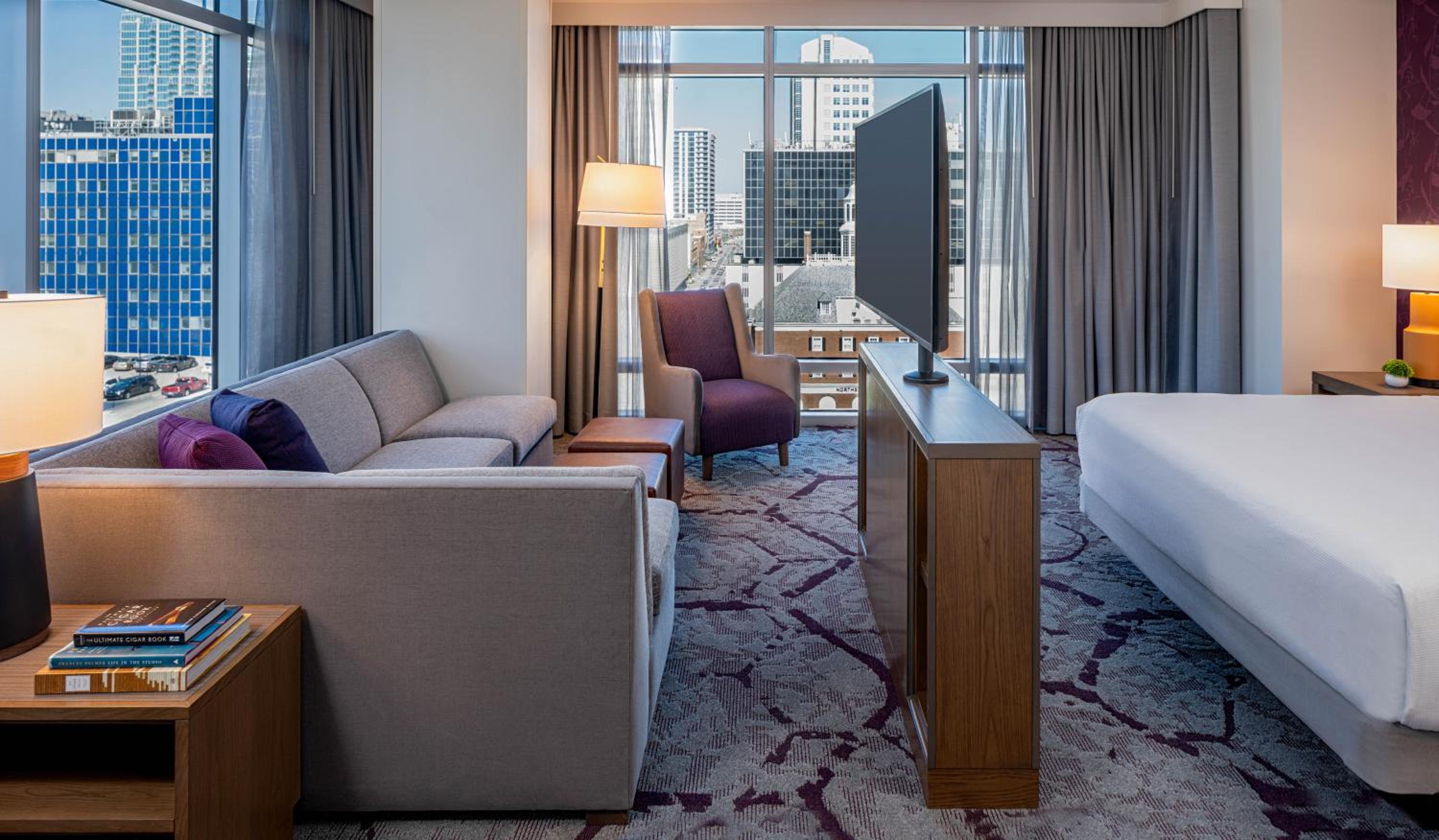 King Studio Suite with Kitchen, Sofa Bed and City View - Photo 2