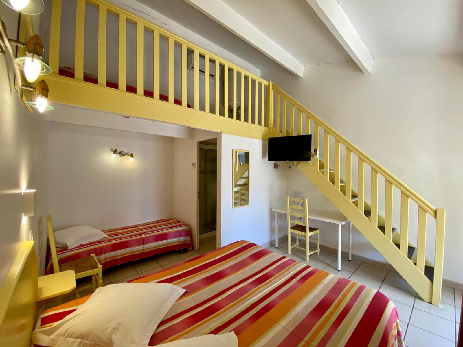 Quadruple Room with Terrace - Photo 3