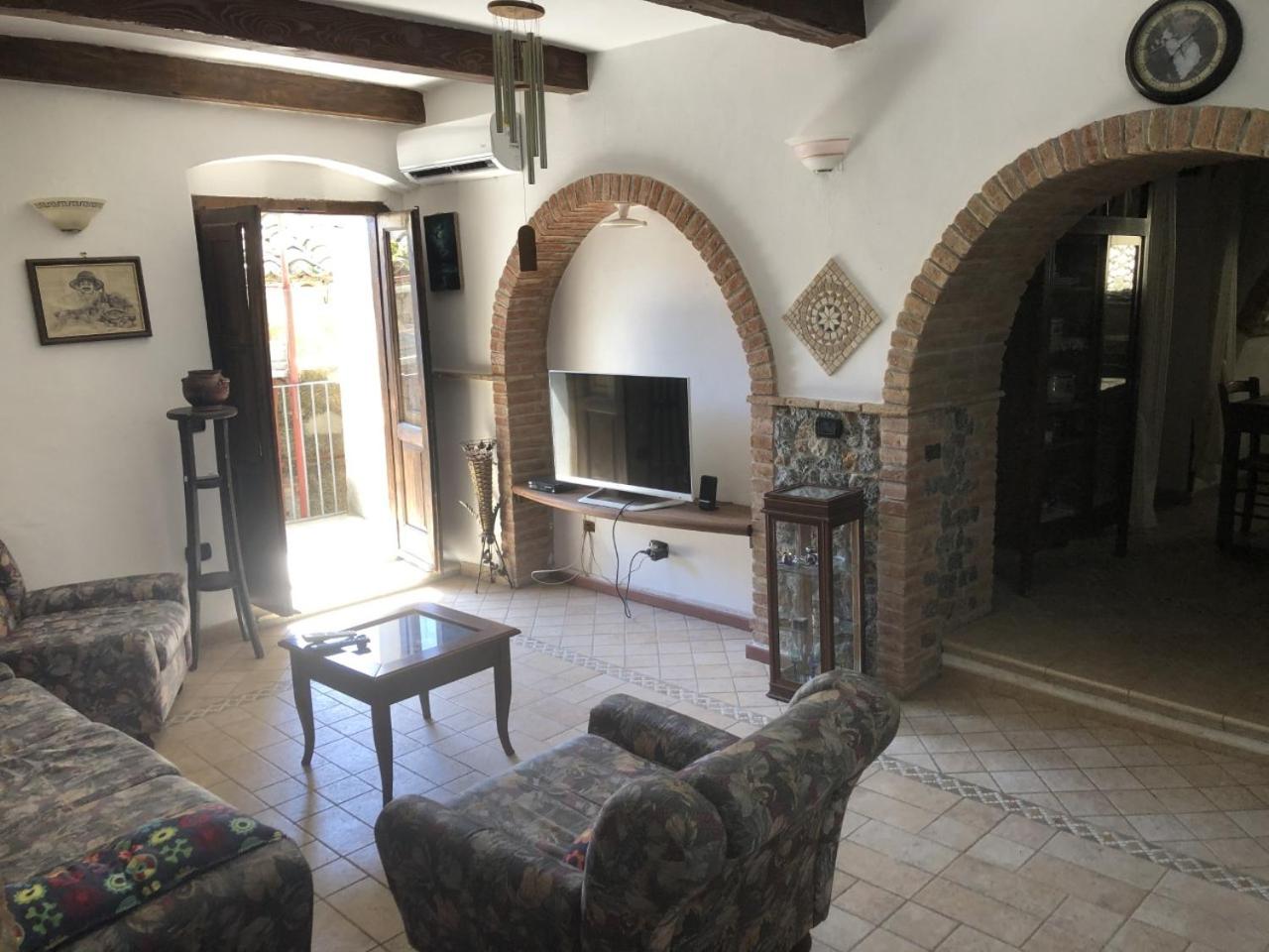 One-Bedroom Apartment - Photo 8