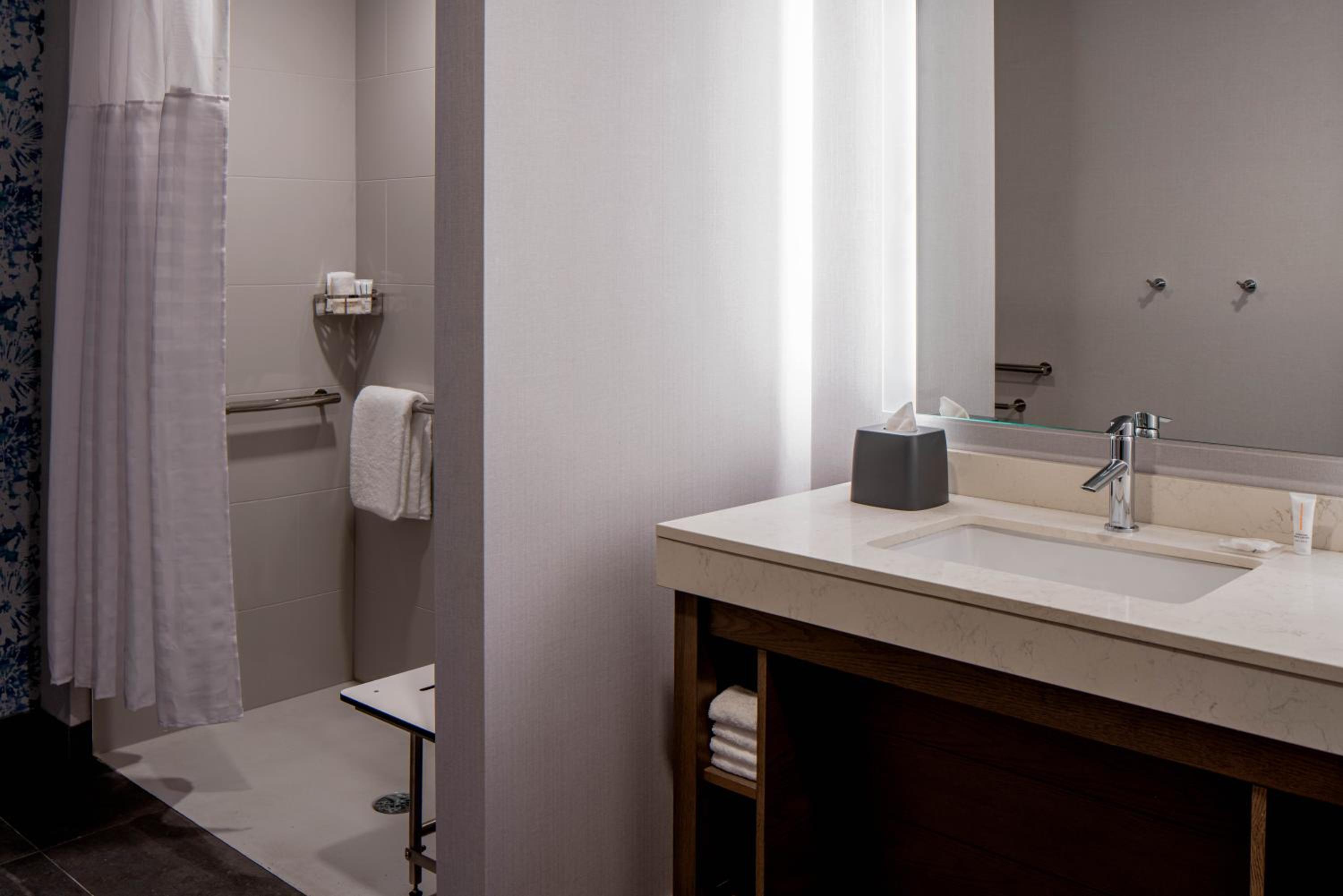 Queen Room with Two Queen Beds, View and Roll-In Shower - Disability Access - Photo 2