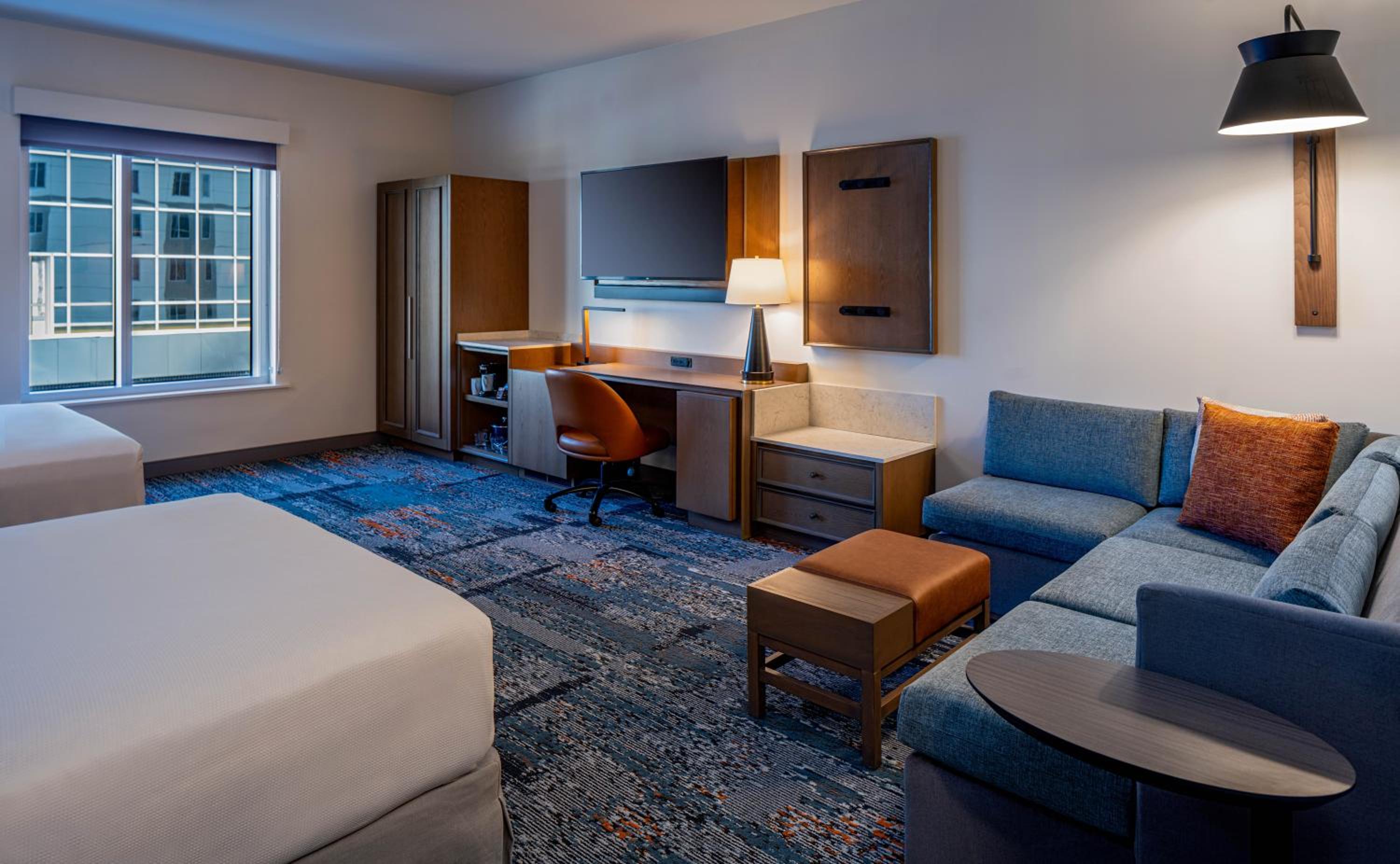 Queen Room with Two Queen Beds and Roll-In Shower - Disability Access - Photo 4