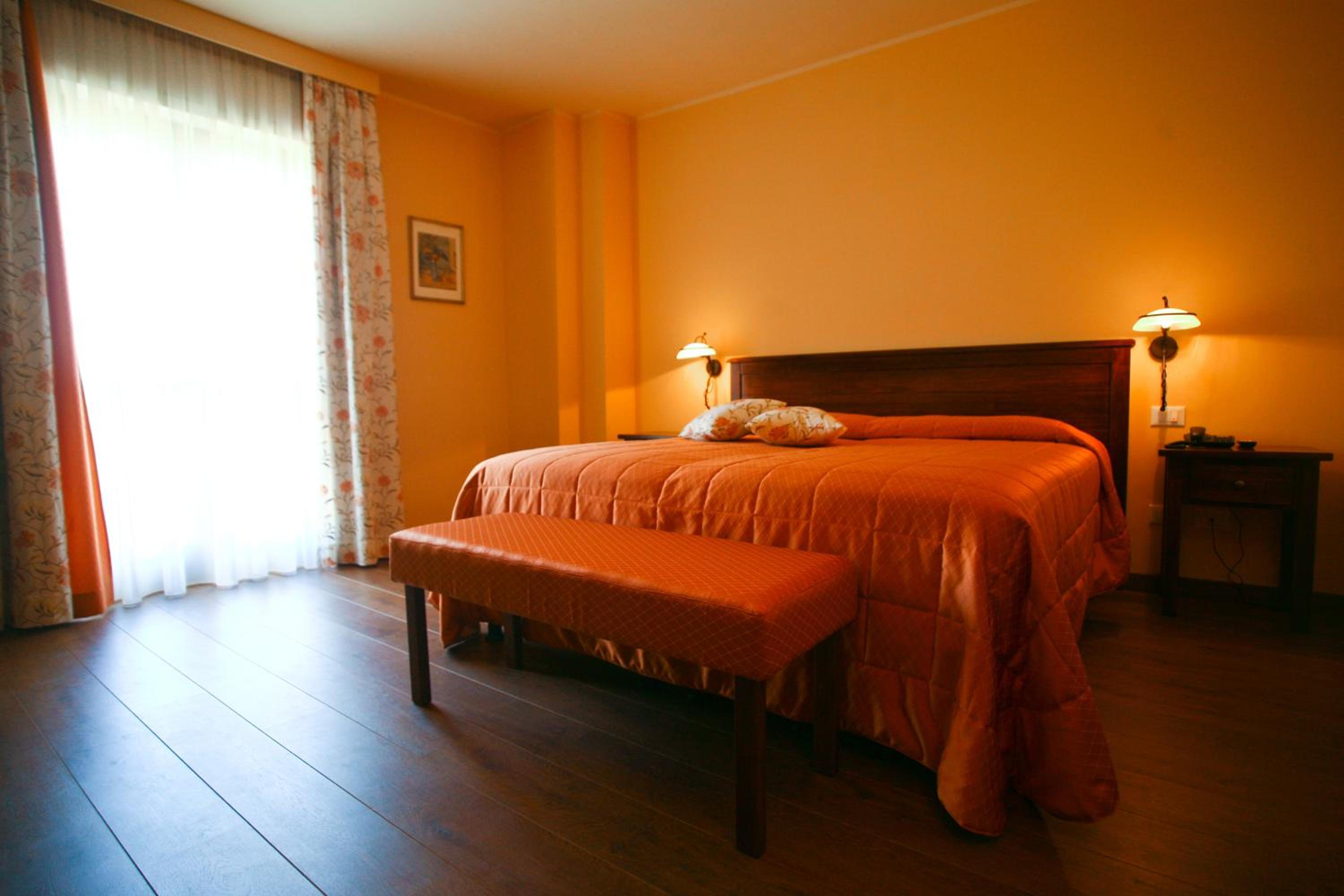 Double or Twin Room - Photo 4