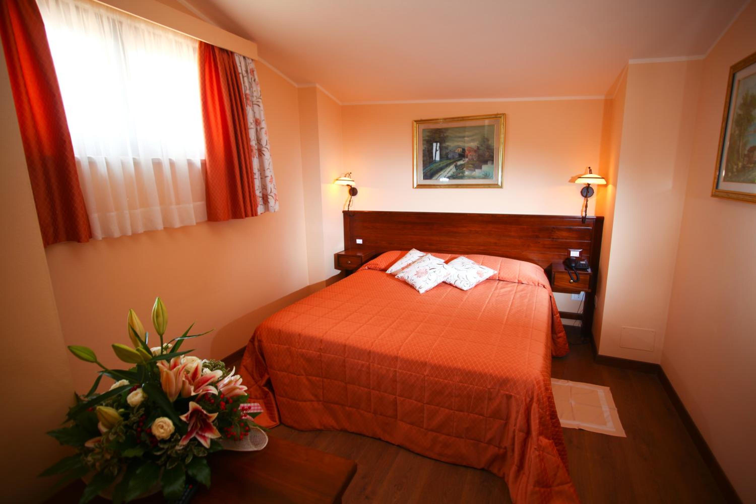Double or Twin Room - Photo 1