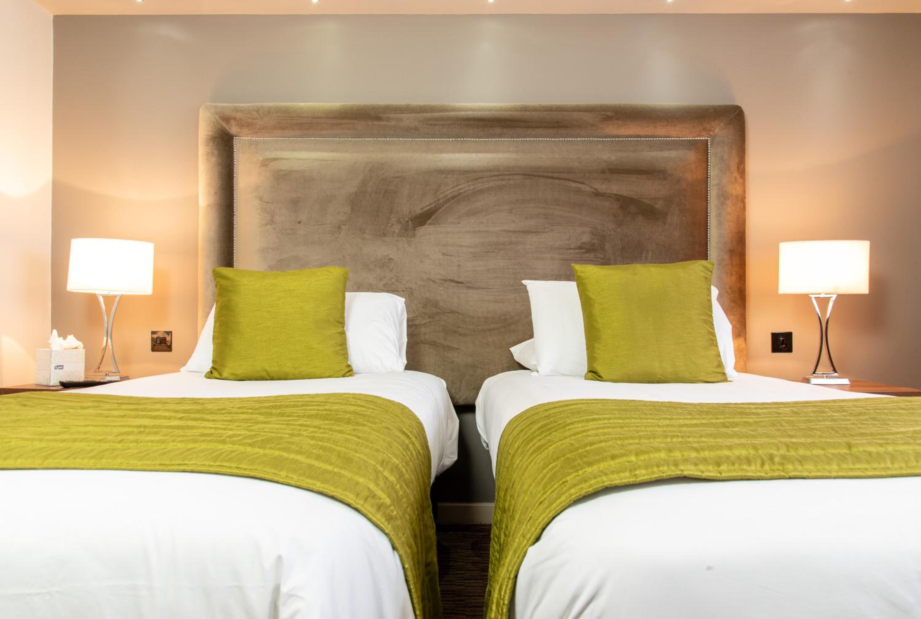 Twin Room - Photo 1