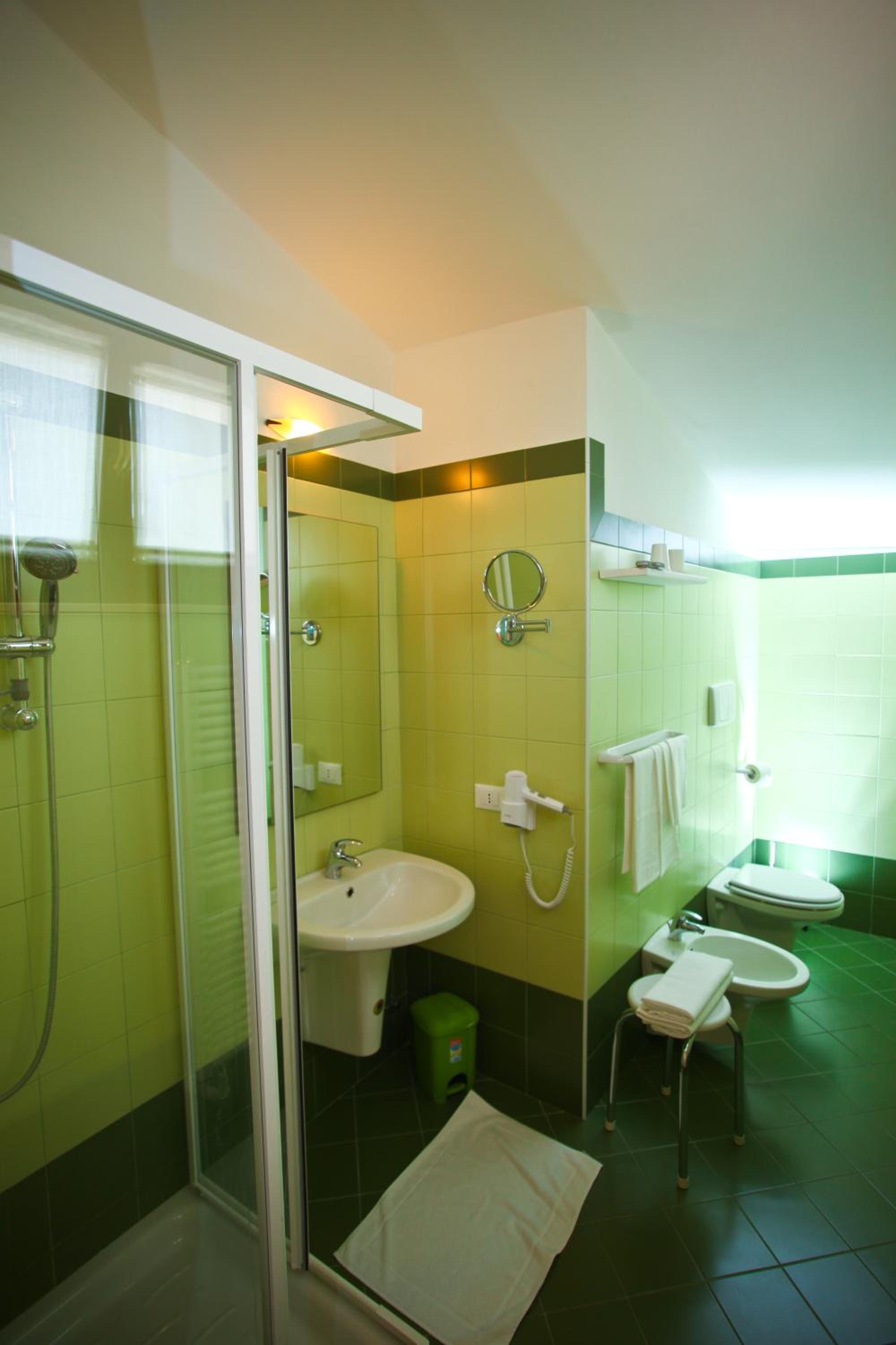 Double or Twin Room - Photo 2