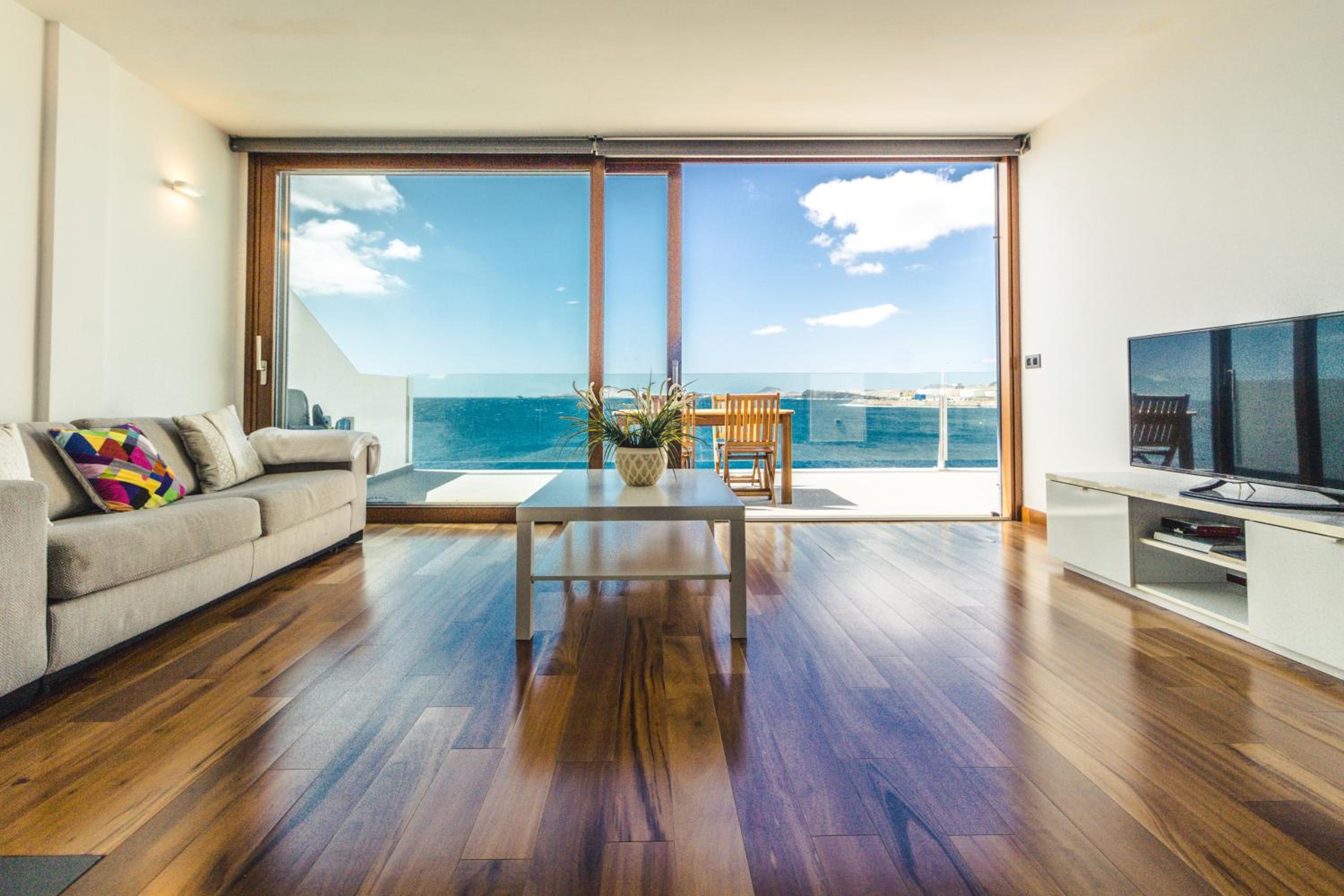 One Bedroom Apartment with Terrace with Sea View photo 2