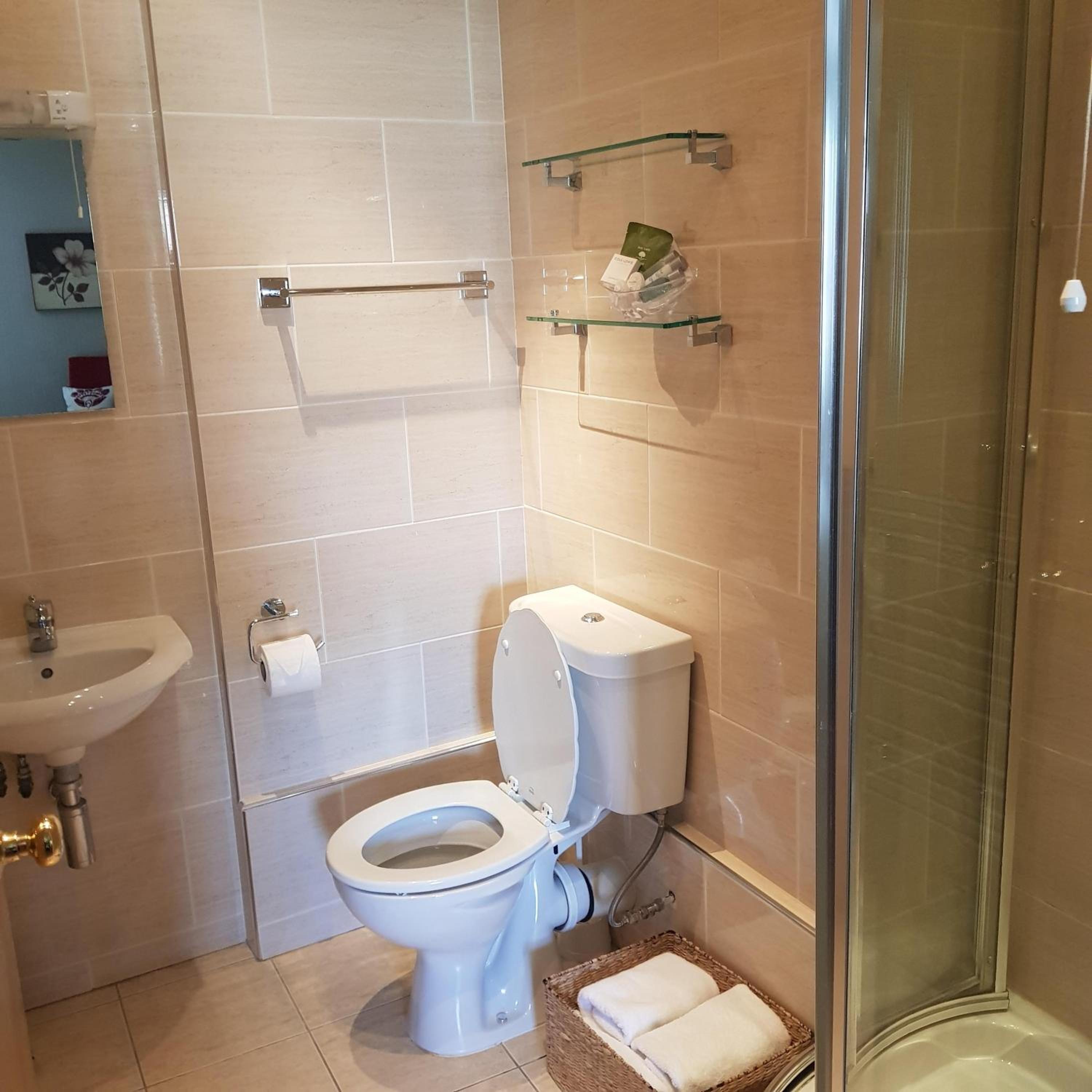 Deluxe Double Room With Shower photo 2