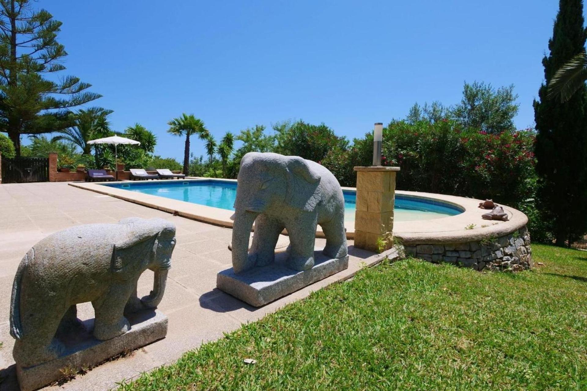 Villa with Garden View - Photo 27
