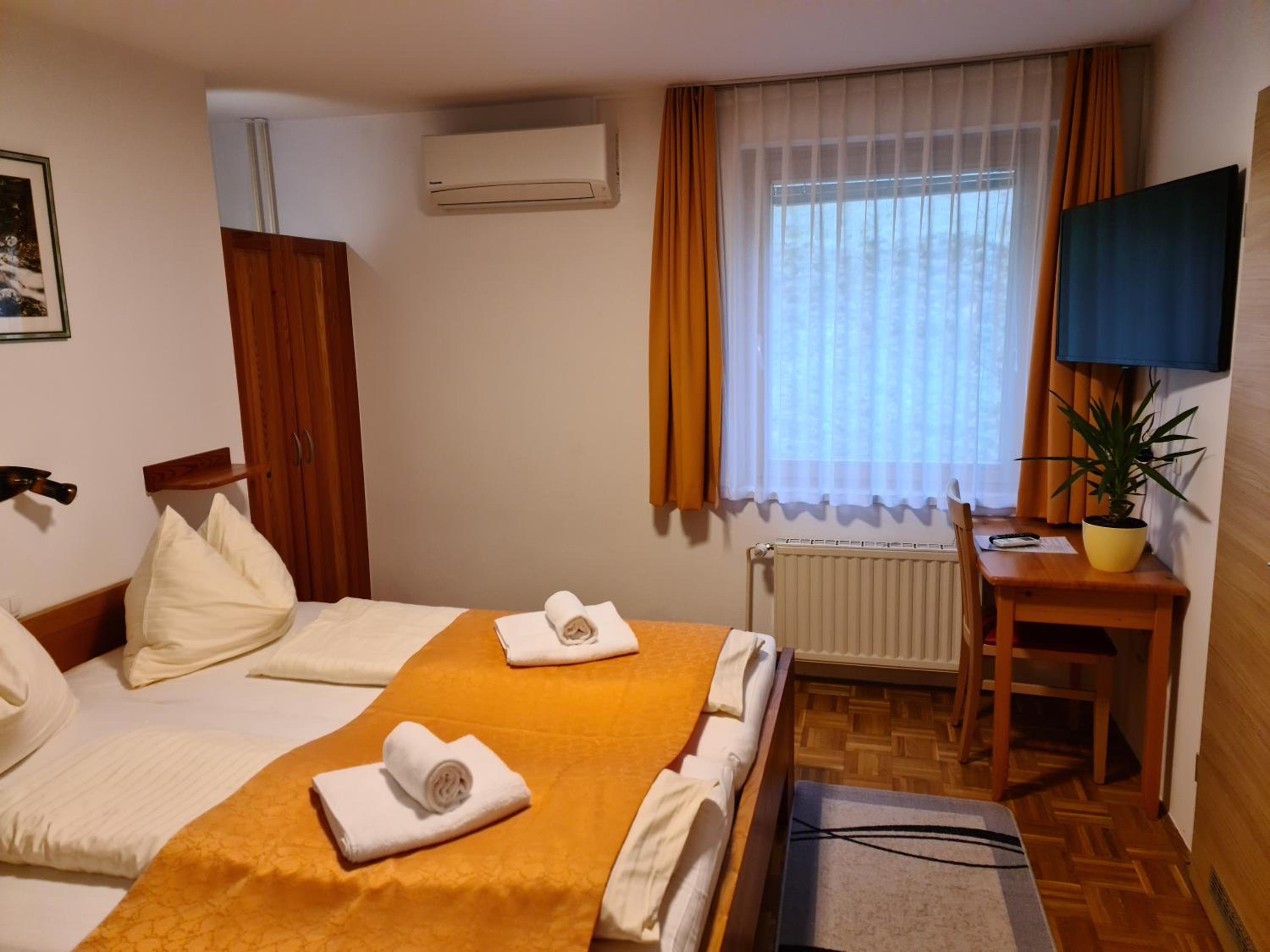 Economy Double Room with Forest View - Photo 2