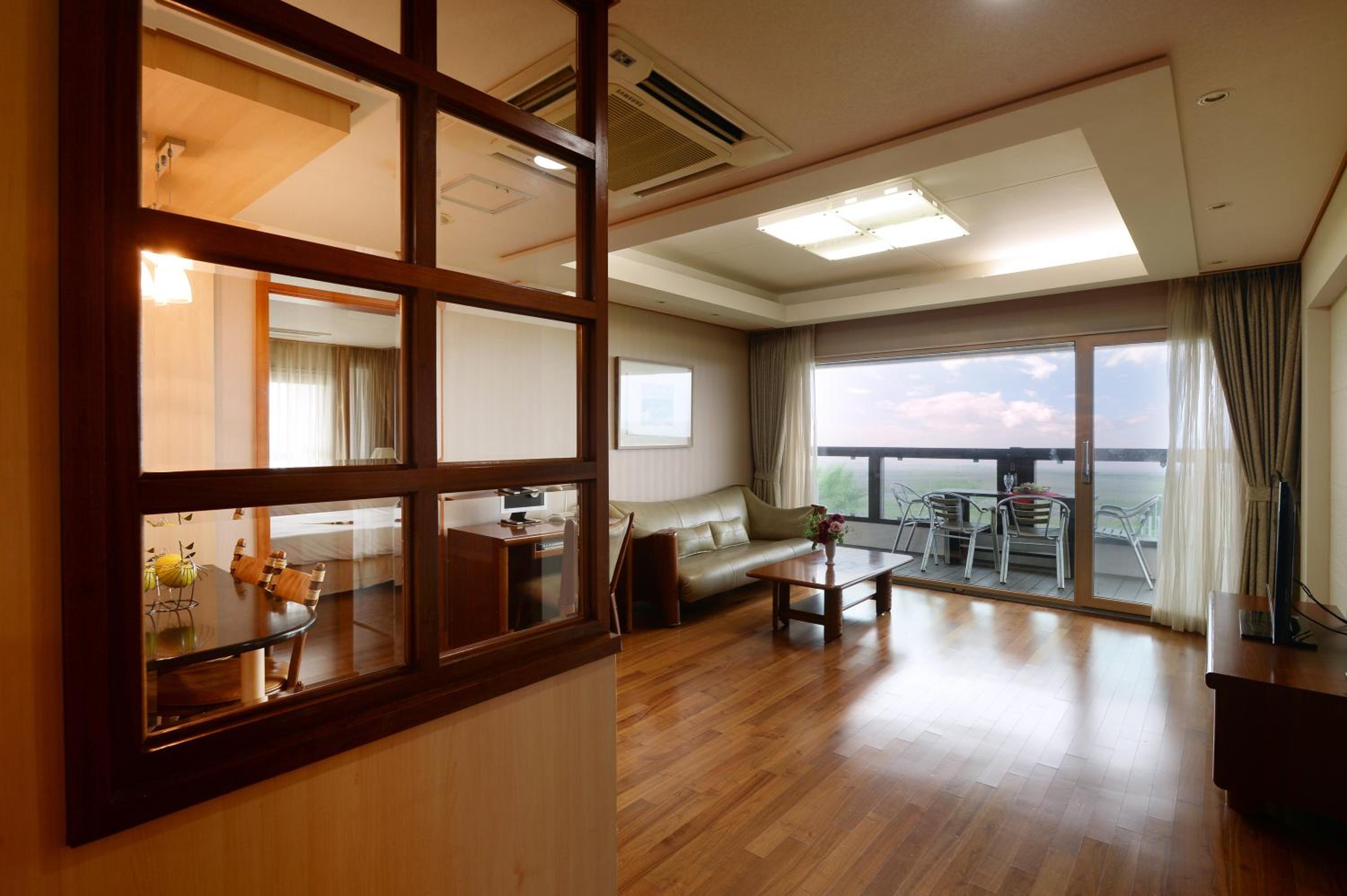 Suite con 2 Camere da Letto e Vista Mare