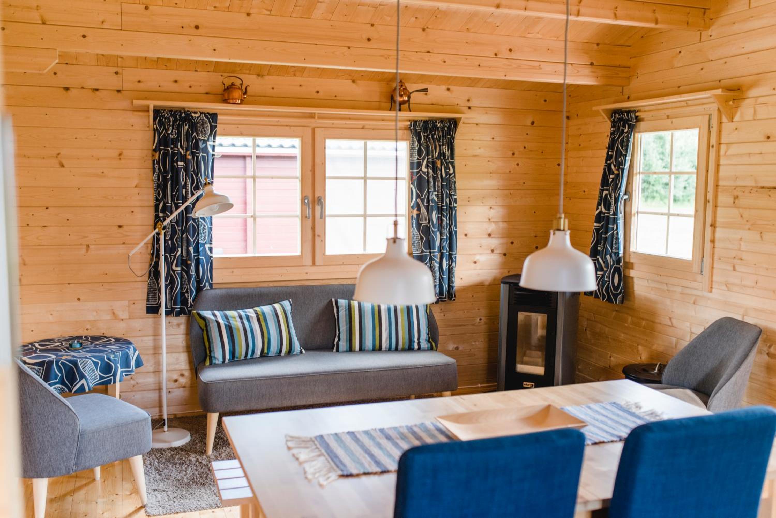 Two-Bedroom House - Photo 11