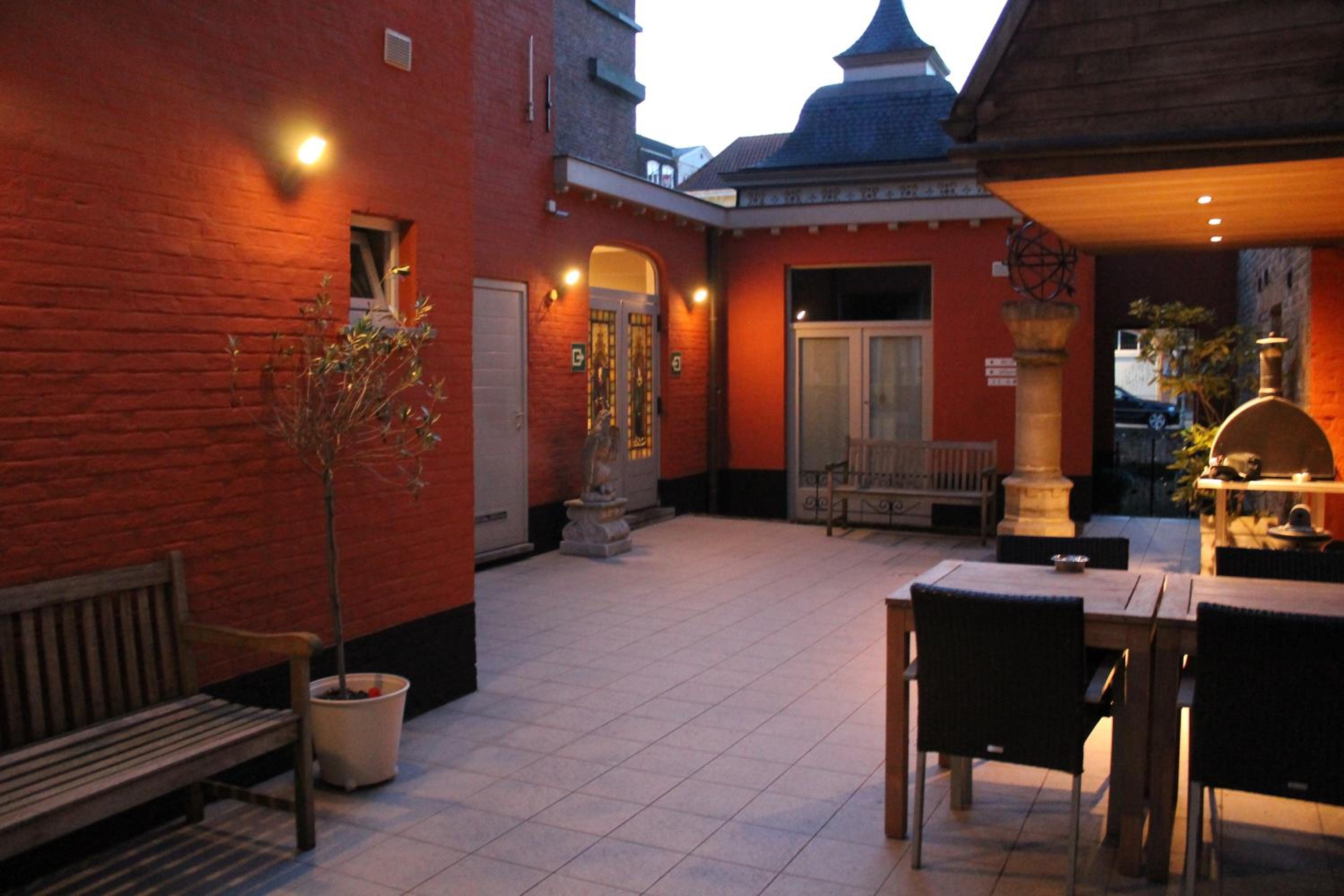 Comfort Twin Room with Courtyard View - Photo 4