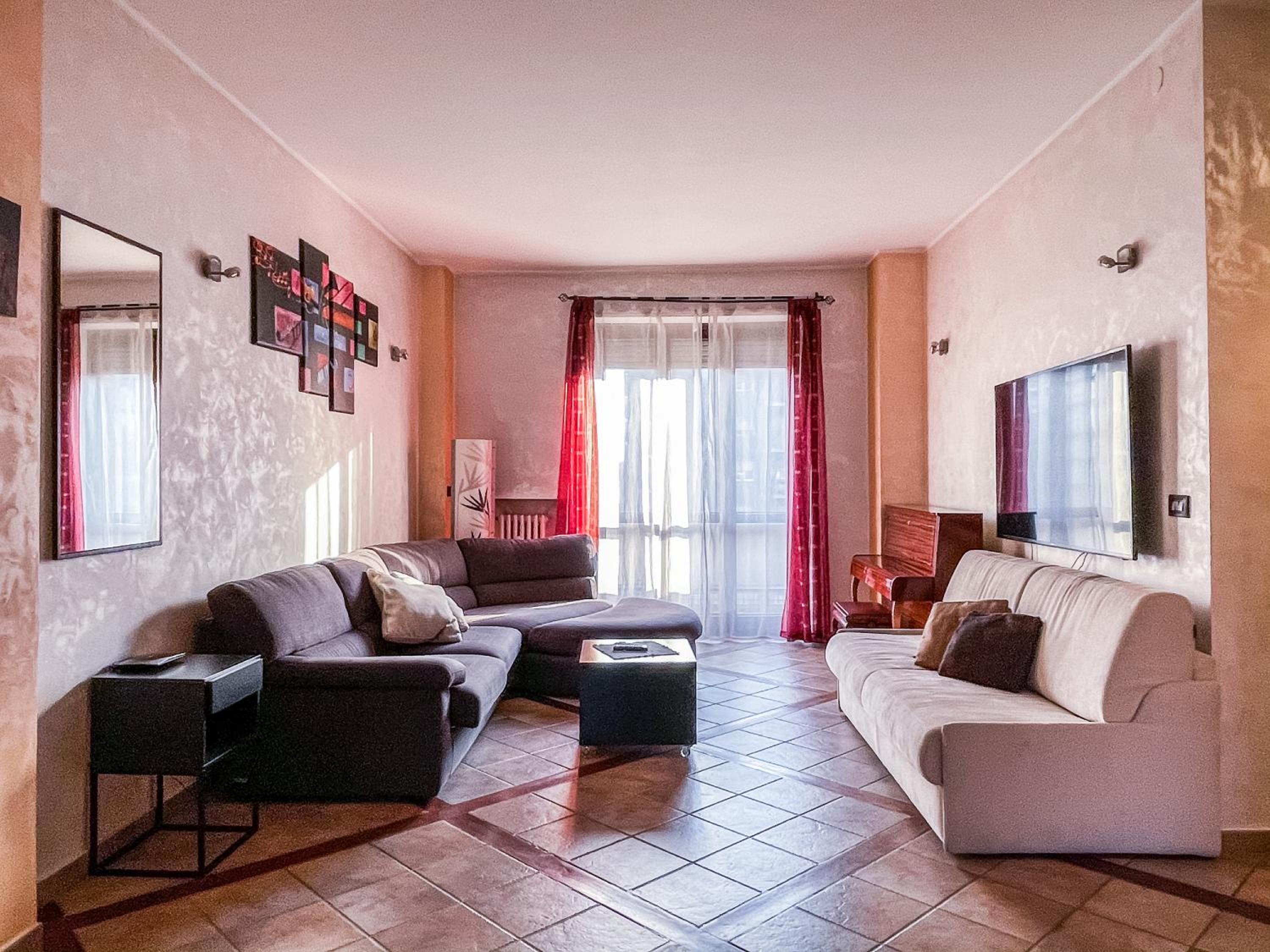 One-Bedroom Apartment - City View