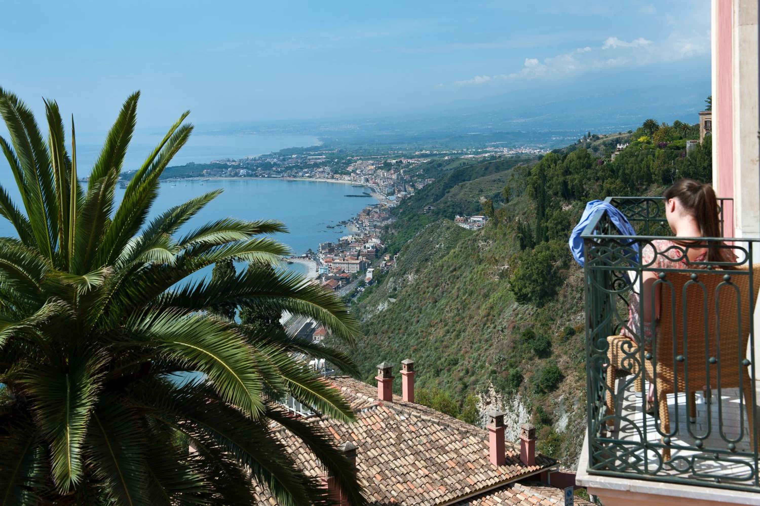 Superior Triple Room with Sea View photo 3