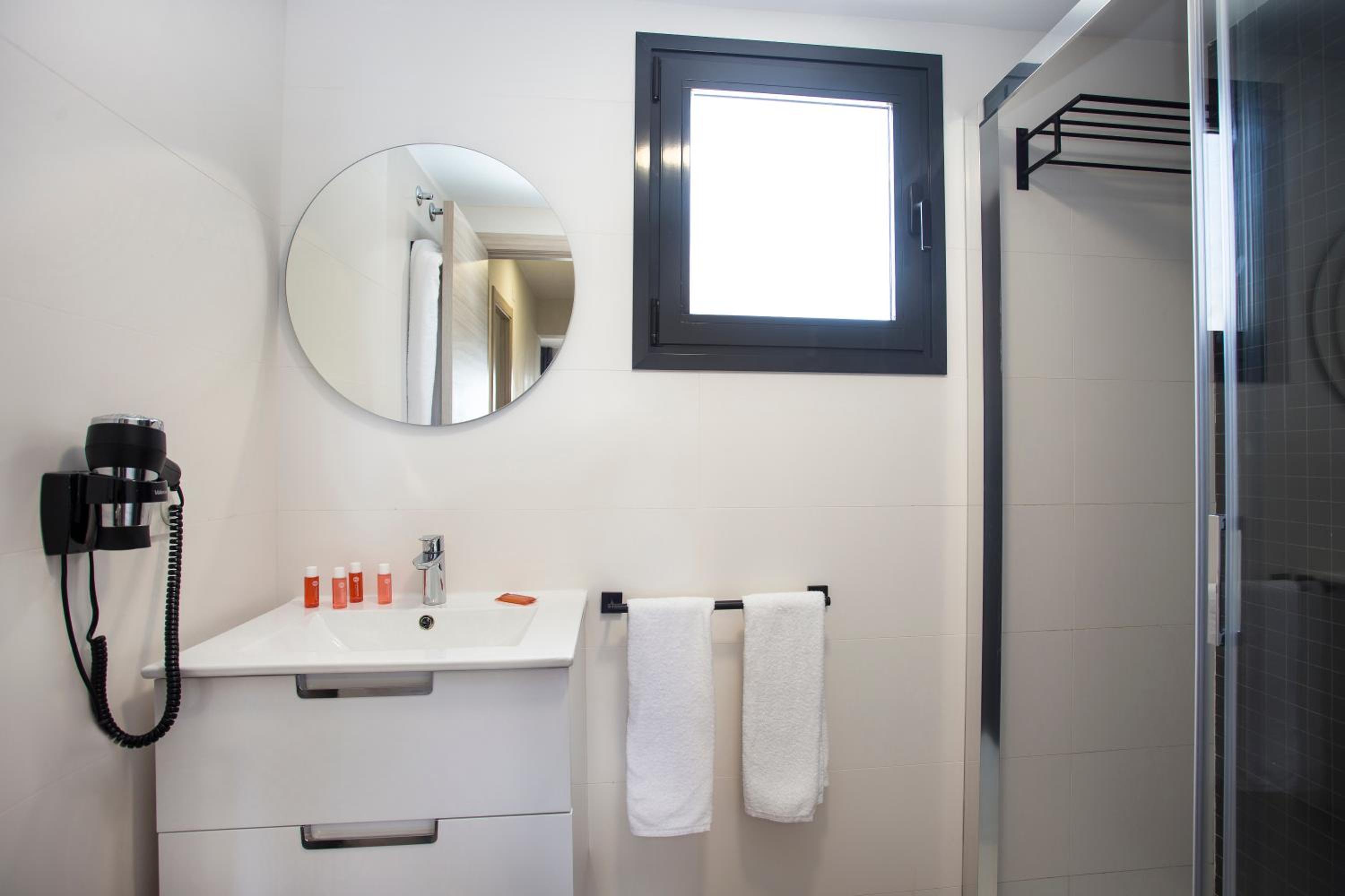 One-Bedroom Apartment (2 Adults) photo 3