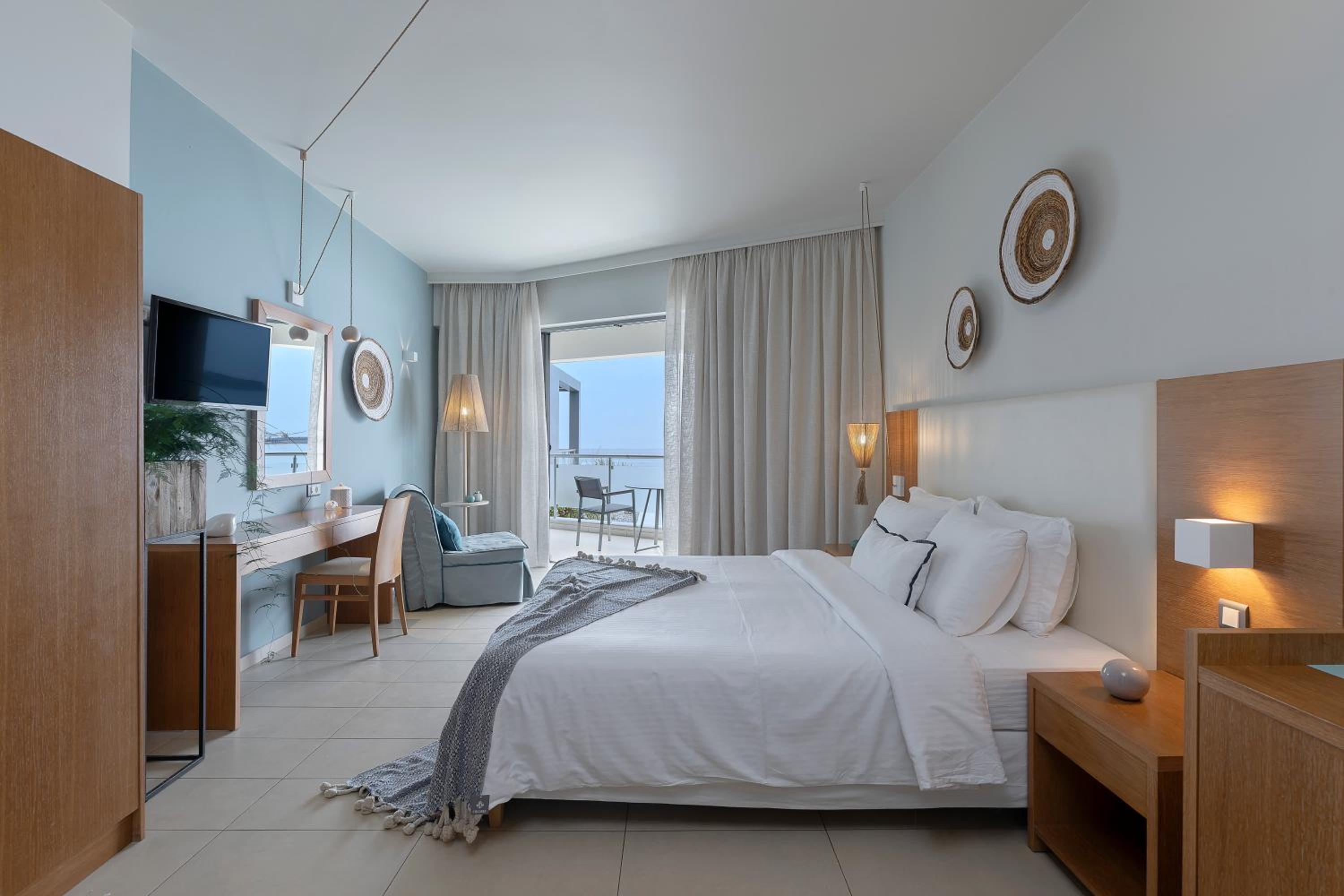 Double or Twin Room with Sea View