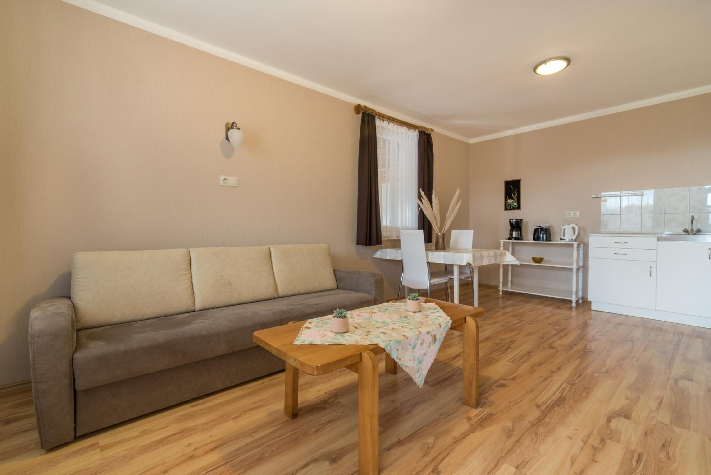 Apartment photo 3