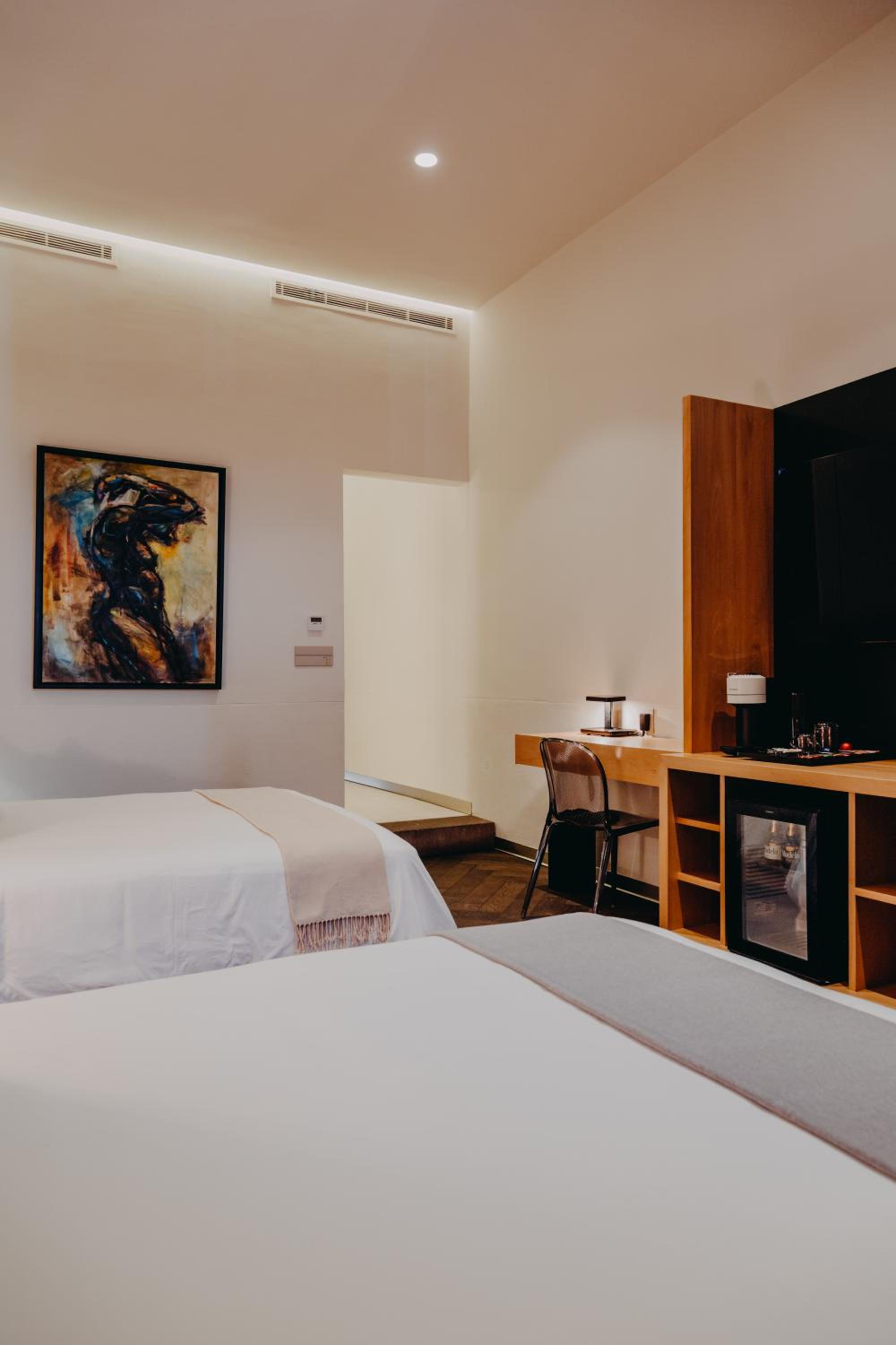 Deluxe Twin Room - Photo 1