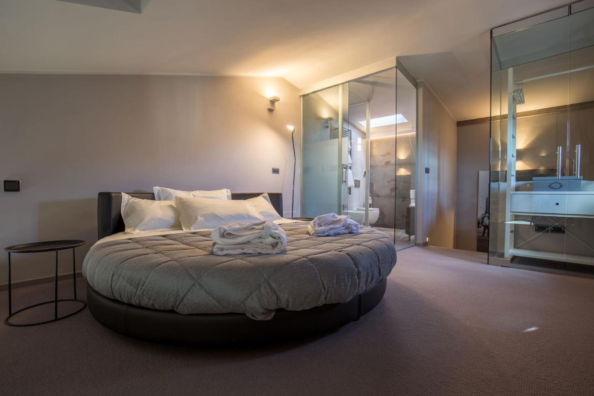 One-Bedroom Apartment with Terrace photo 1