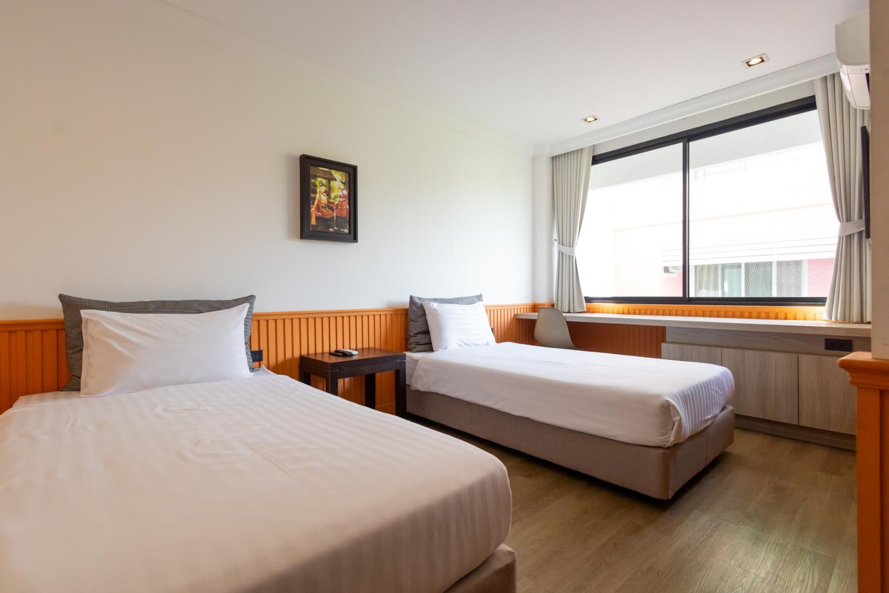 Superior Twin Room, photo 6