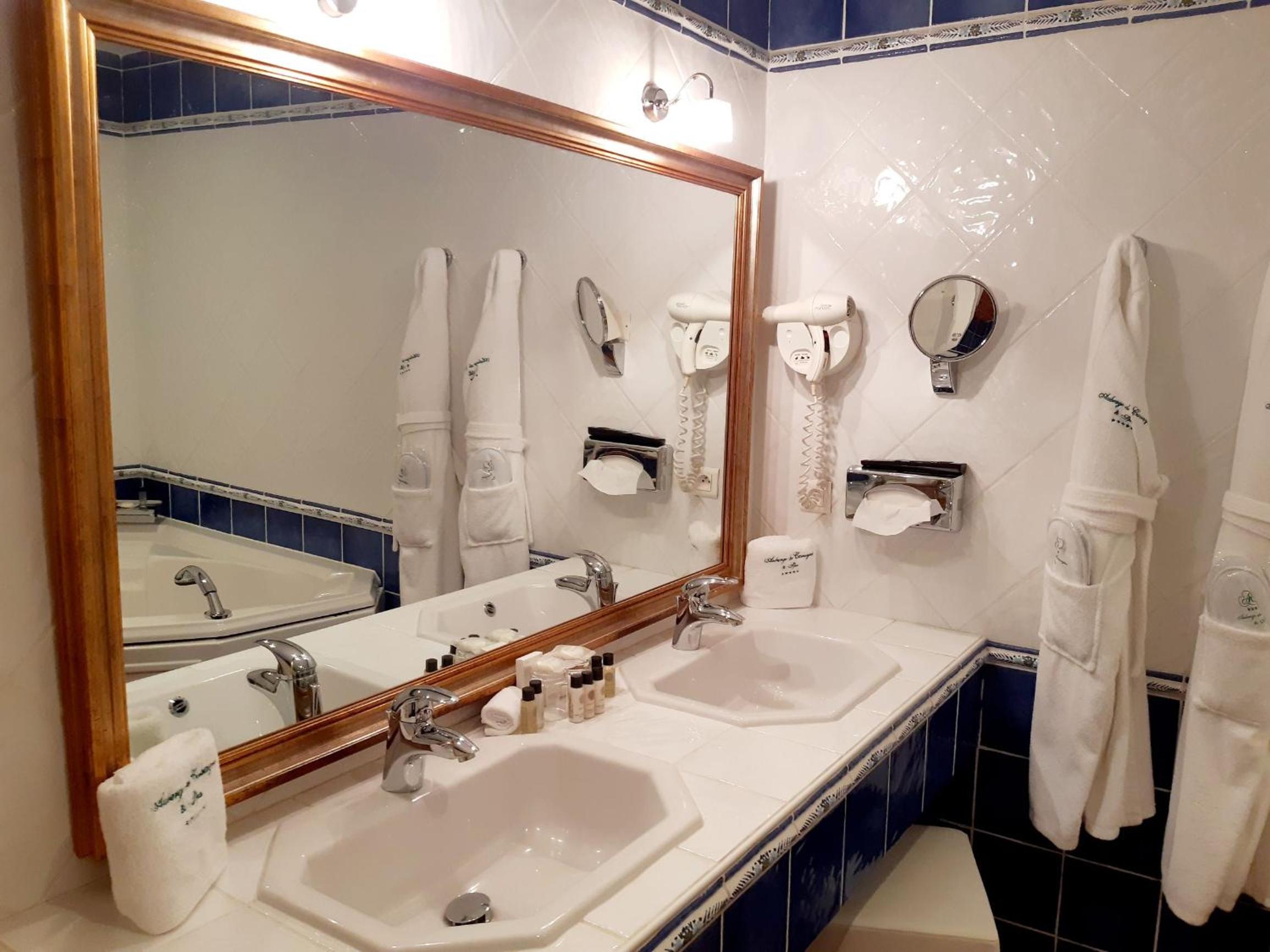 Superior Deluxe Double Room  - Photo 3