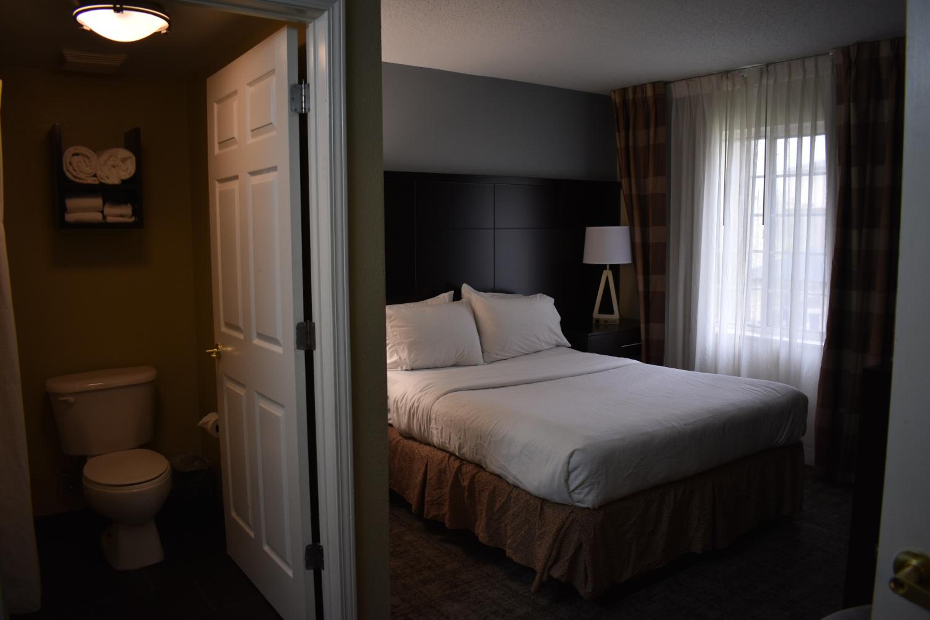 Two-Bedroom Family Suite - Photo 7