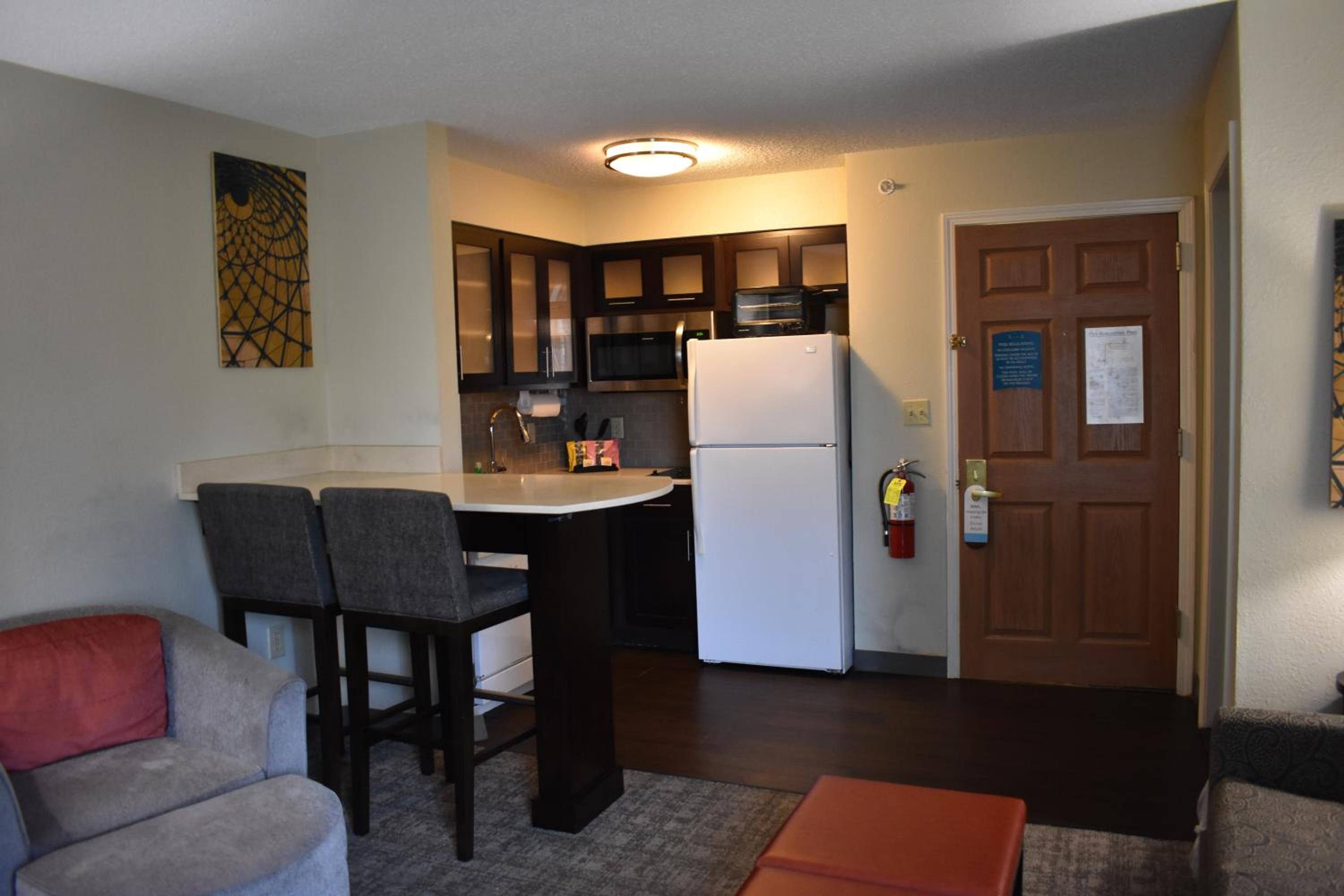 Two-Bedroom Family Suite - Photo 5