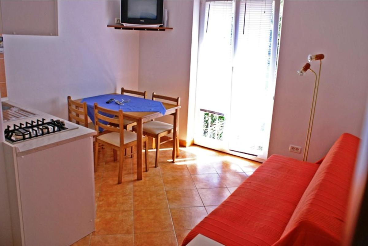 One-Bedroom Apartment (3 Adults)