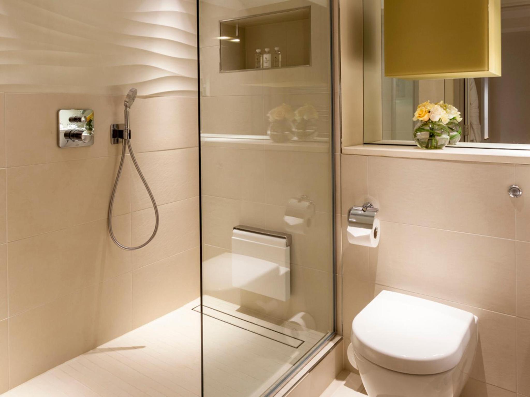 Luxury One-Bedroom Apartment with Riverview thumbnail 5
