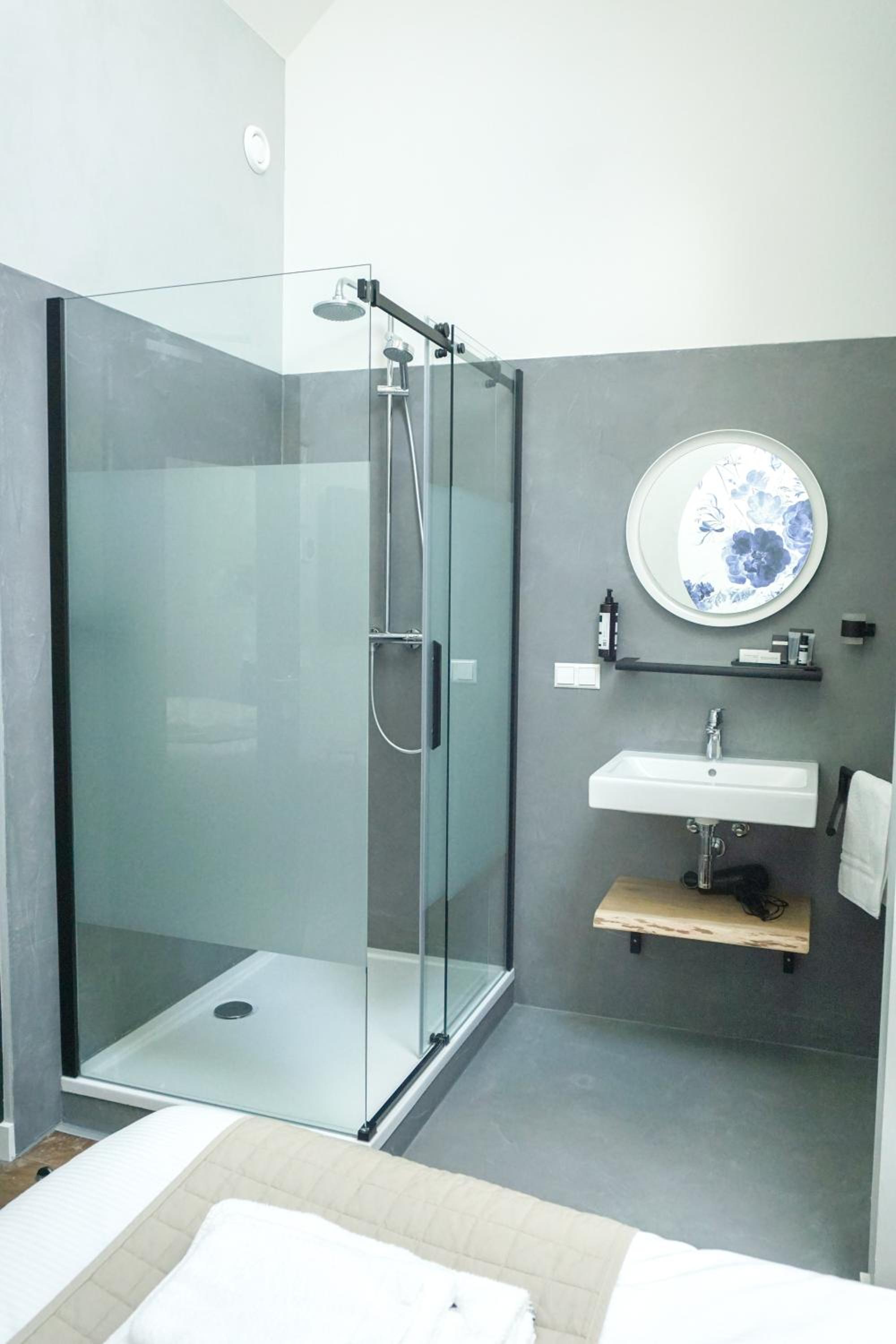 Standard Single Room with Shower photo 2