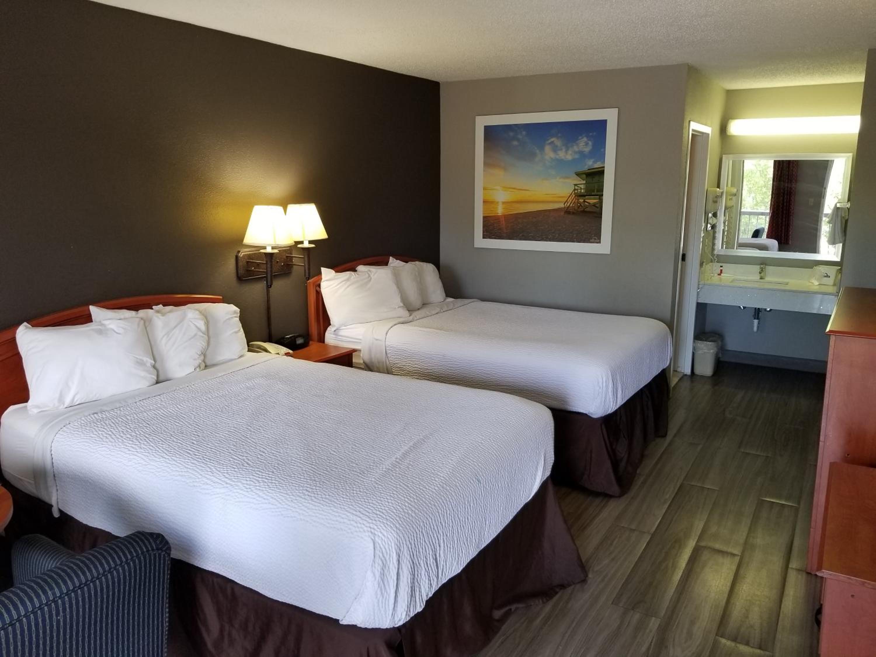 Deluxe Double Room with Two Double Beds - Non-Smoking - Photo 1