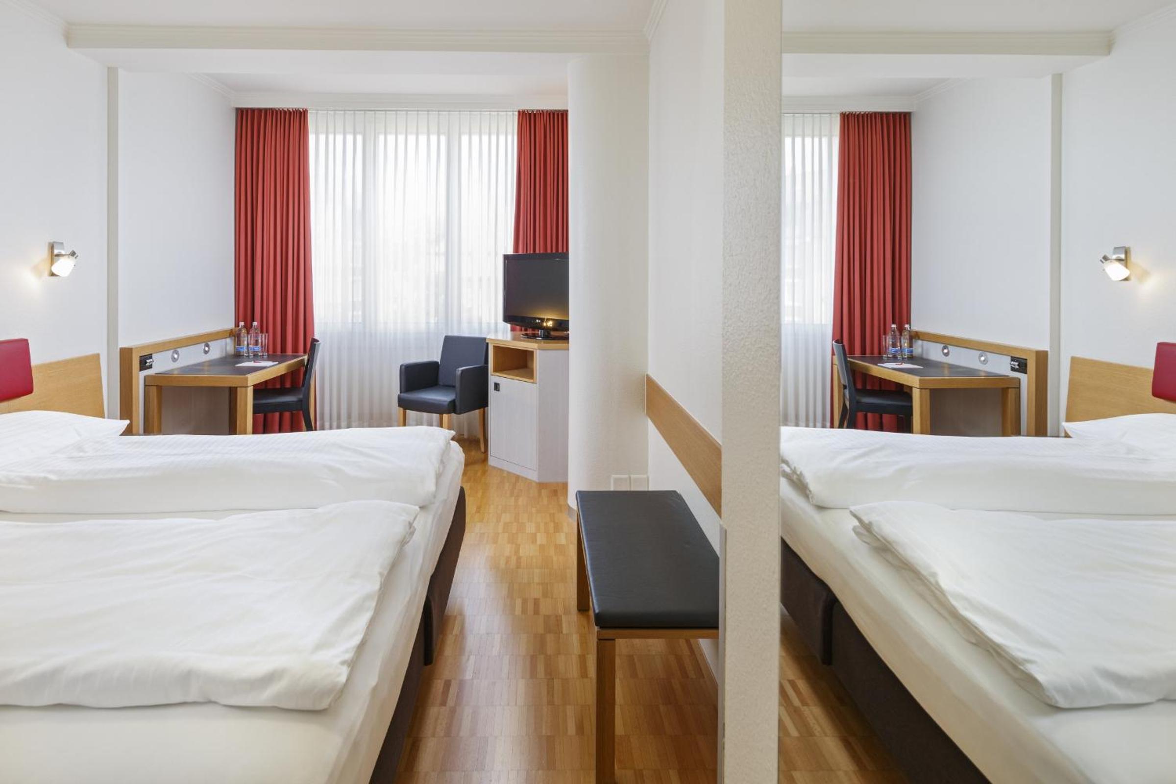 Studio Apartment - Photo 1