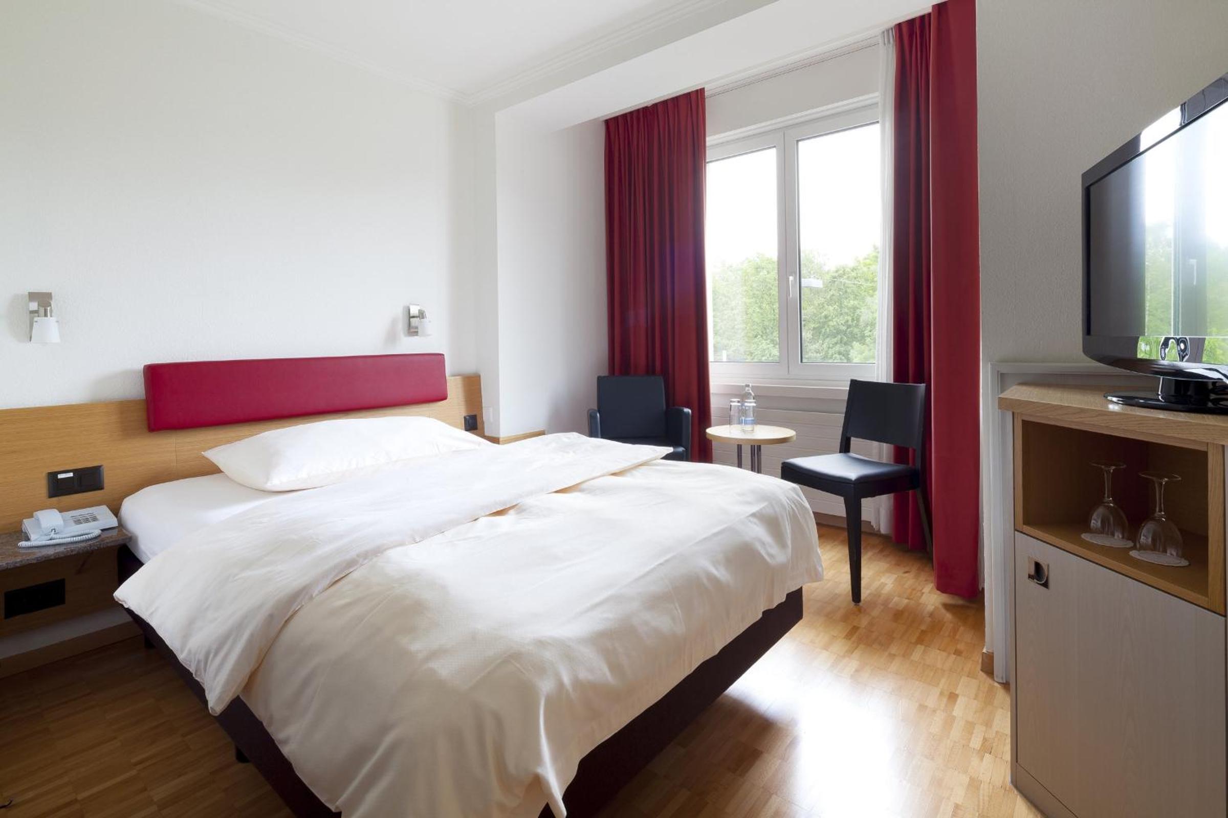 Studio Apartment - Photo 3