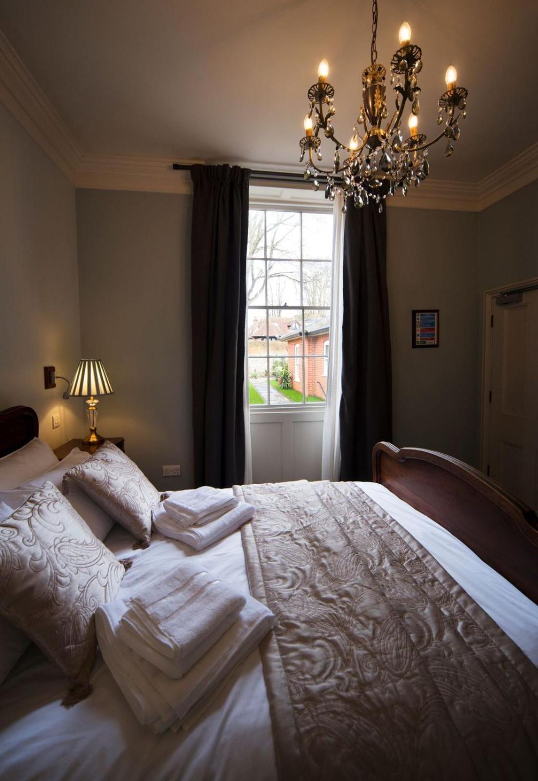 Double Room with Private Bathroom - Photo 3