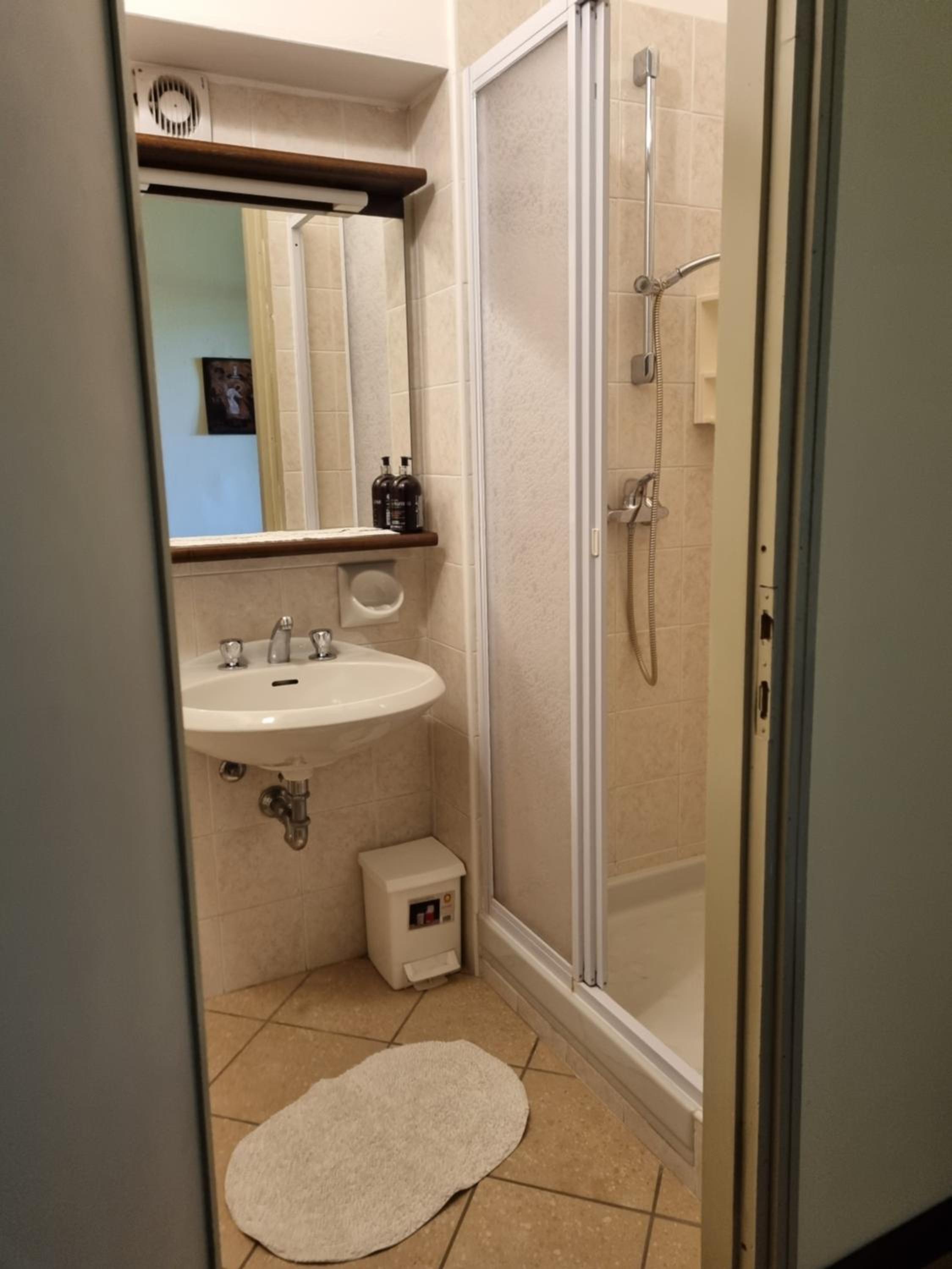 Superior Triple Room - Photo 11