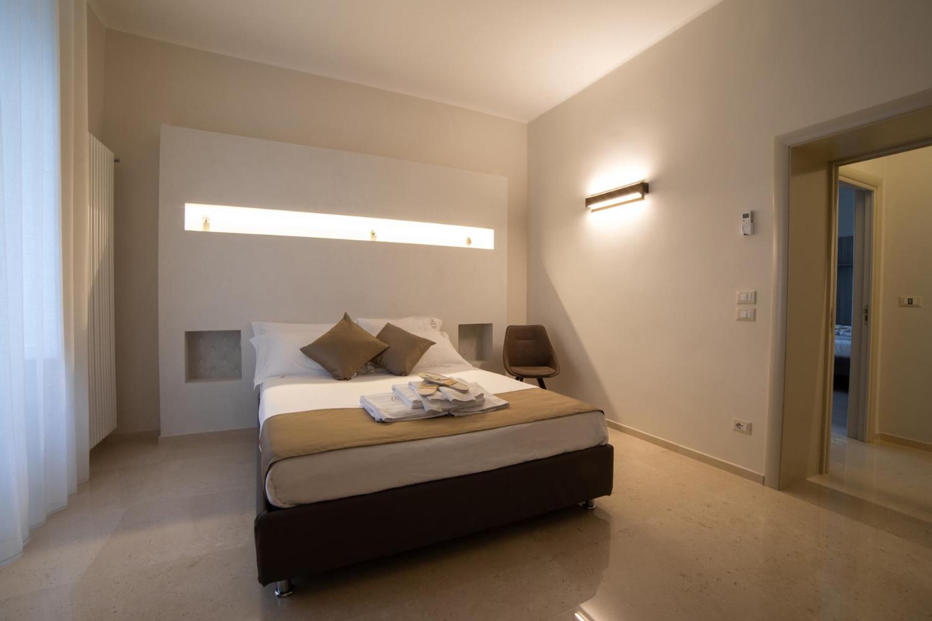Queen Room with Balcony photo 2