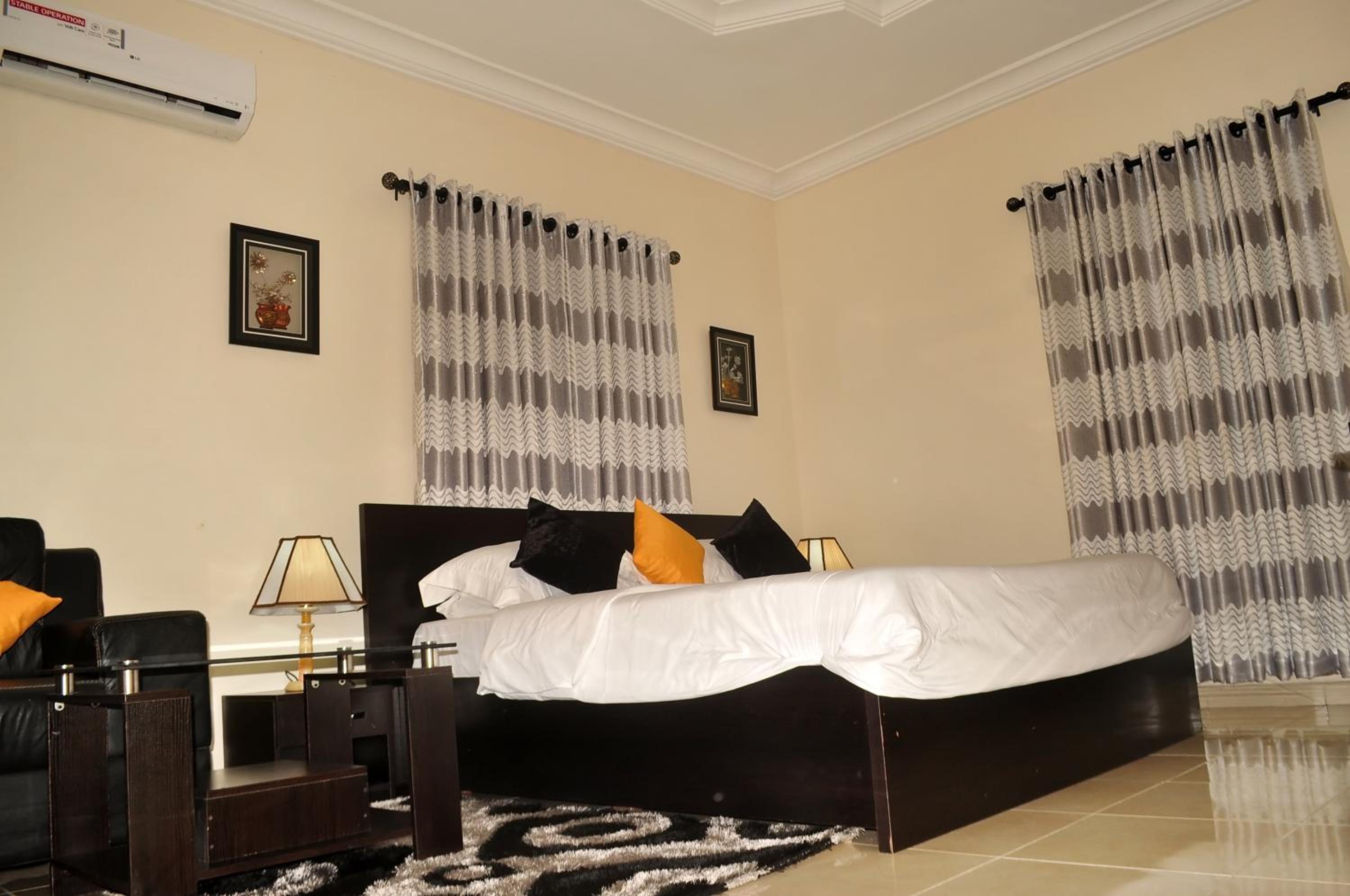 Superior King Room photo 2