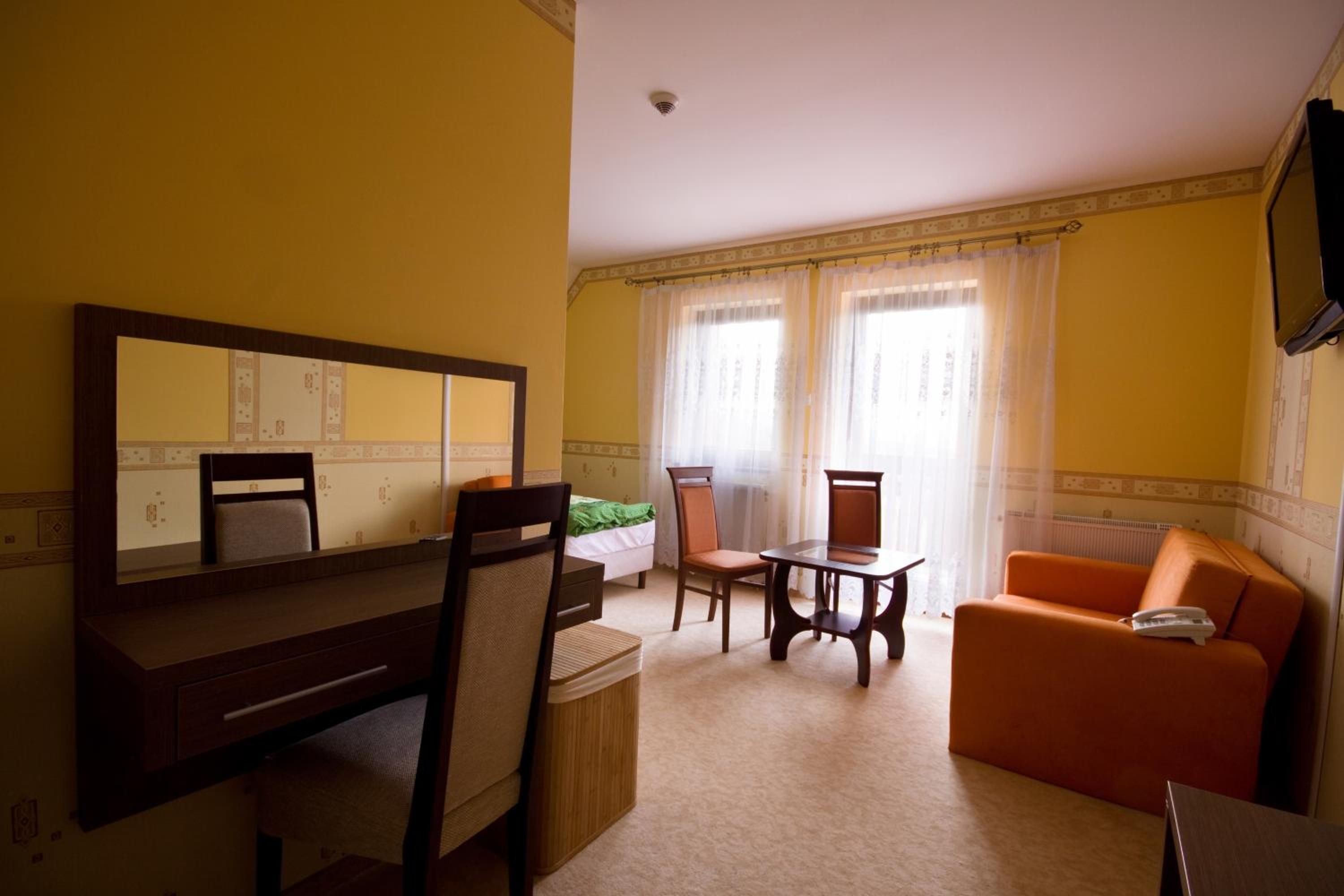 Triple Room - Photo 1