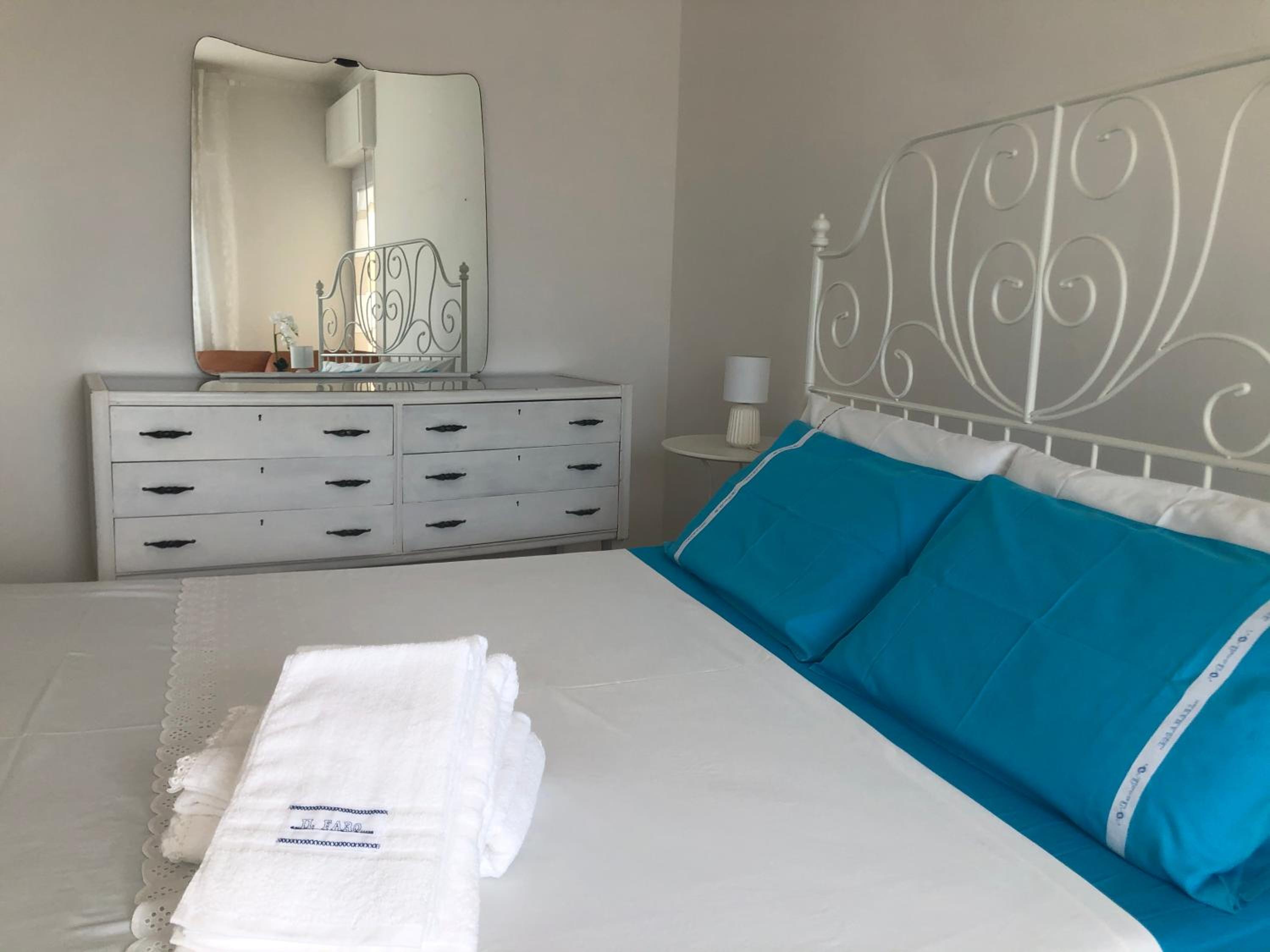 Deluxe Double Room with Sea View photo 3
